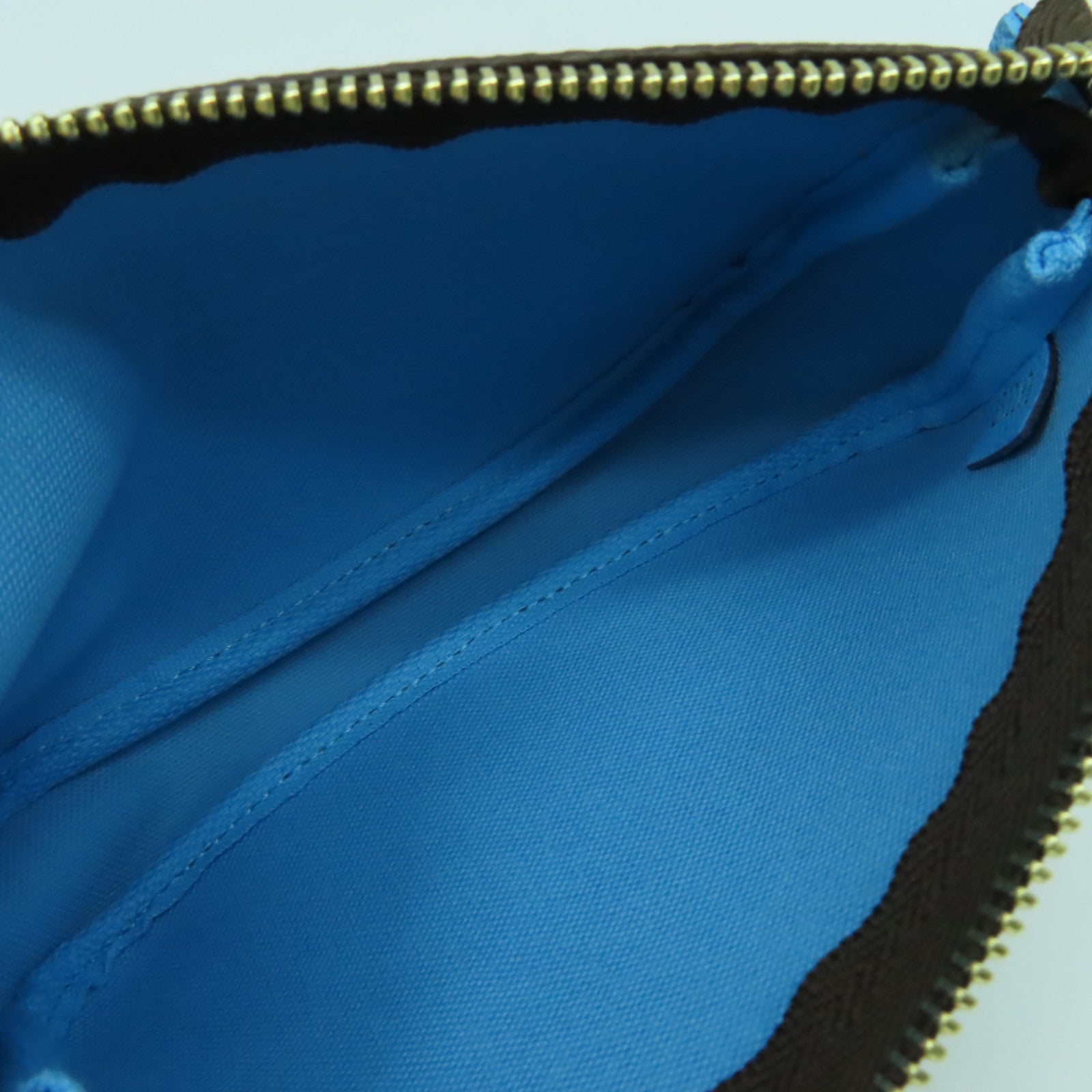 LOUIS VUITTON Monogram Mini Pochette Access金扣手挽袋彩色