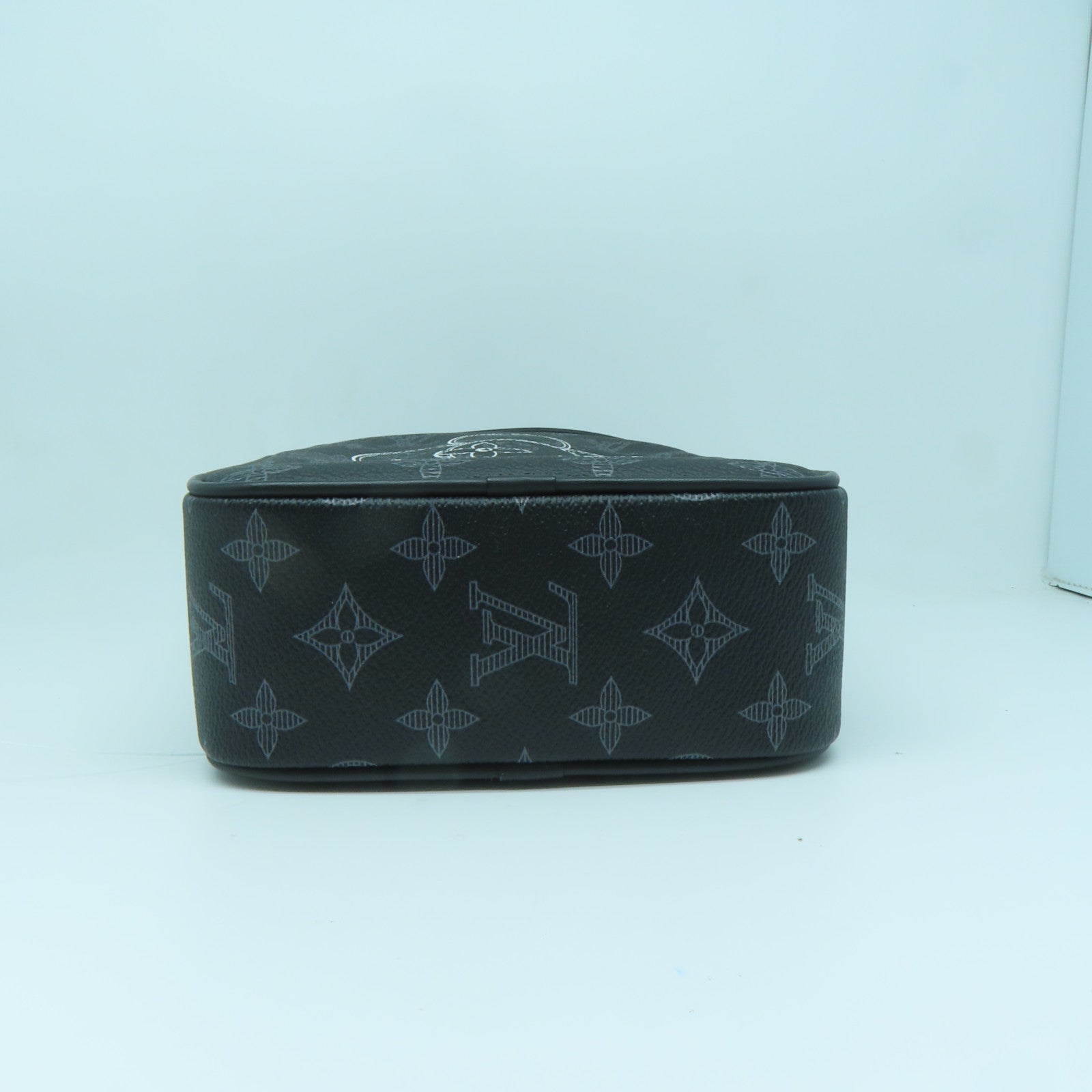 LOUIS VUITTON Monogram Eclipse Danube PM Vivienne肩背袋黑色