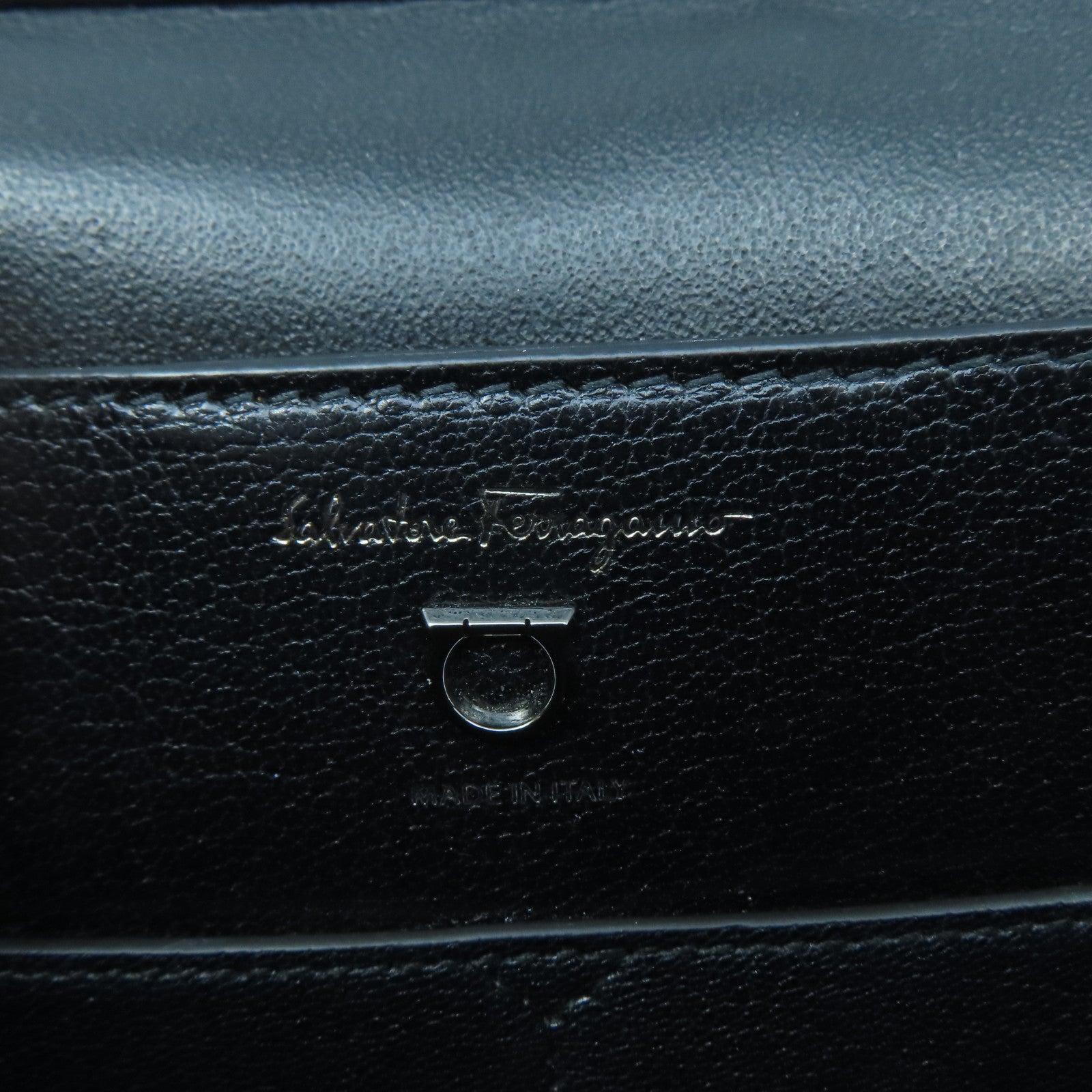 Salvatore Ferragamo 羊皮皮革Shoulder Bag肩背袋黑色