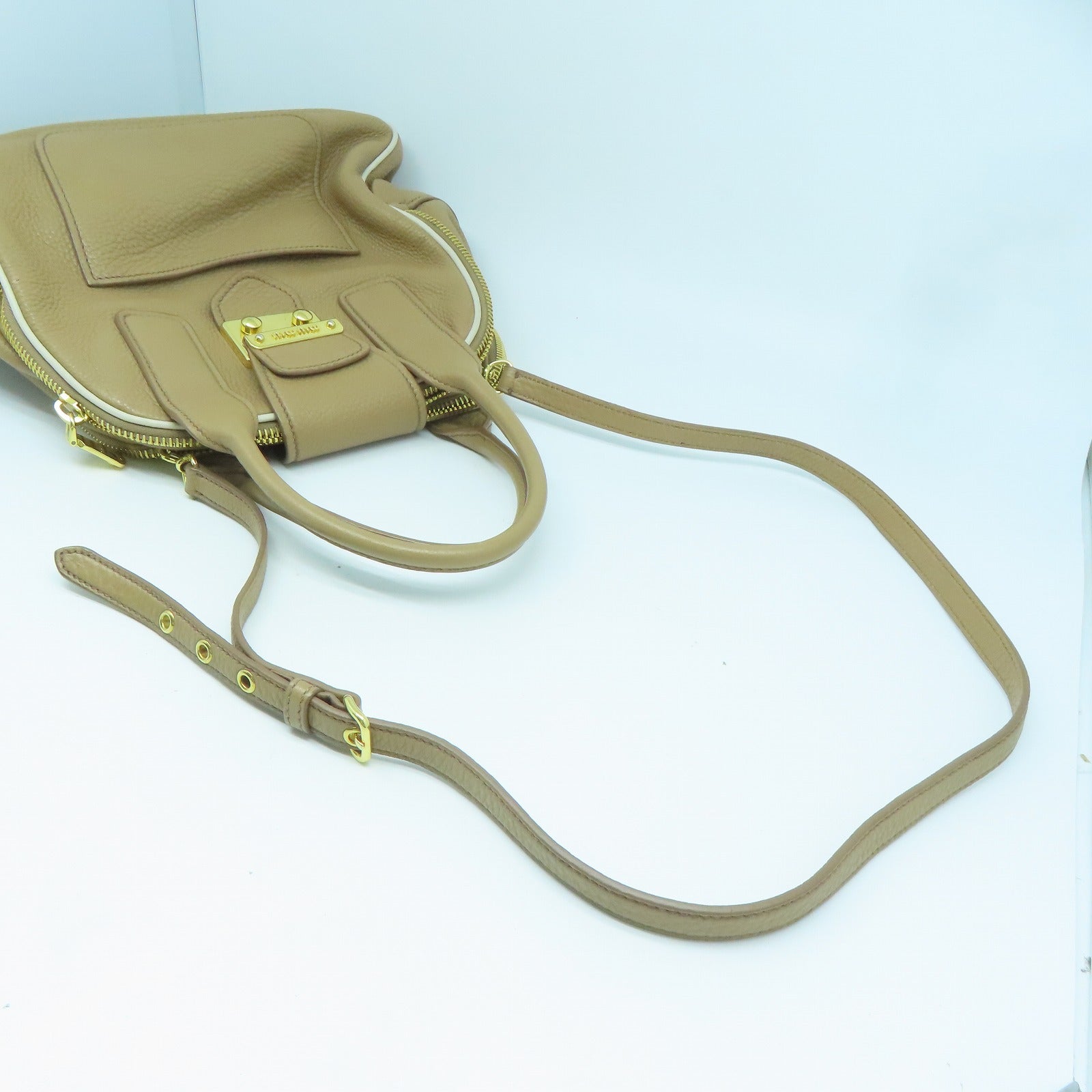 Miu Miu 牛皮皮革2 Way Shoulder金扣手挽肩背兩用袋啡色