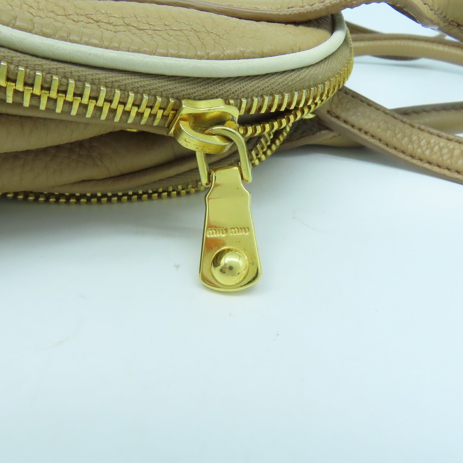 Miu Miu 牛皮皮革2 Way Shoulder金扣手挽肩背兩用袋啡色