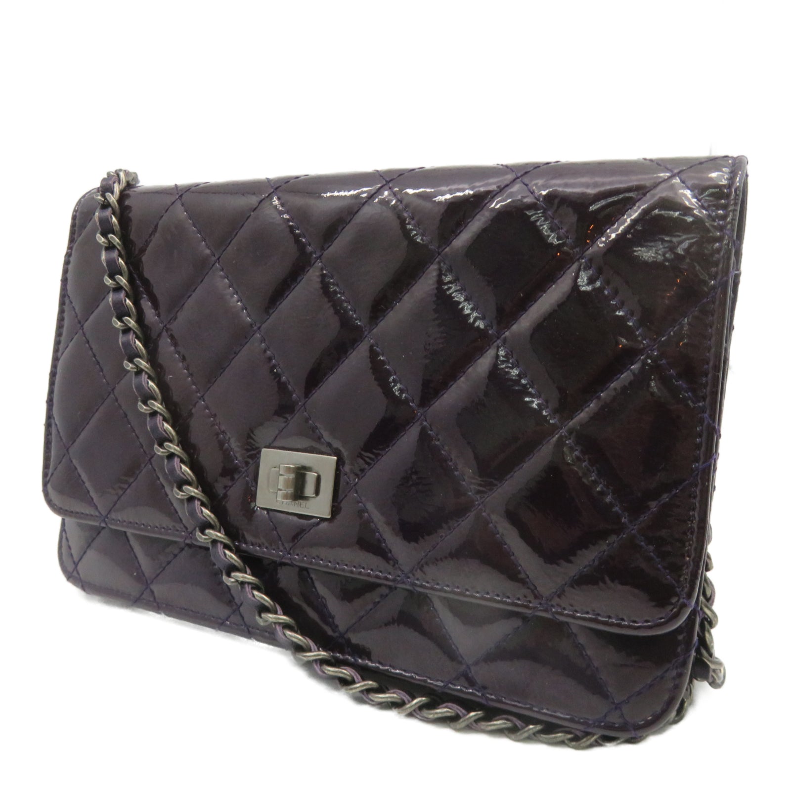 CHANEL 【激减优惠】菱格漆皮皮革2.55 Wallet on Chain银扣链带肩背袋紫色