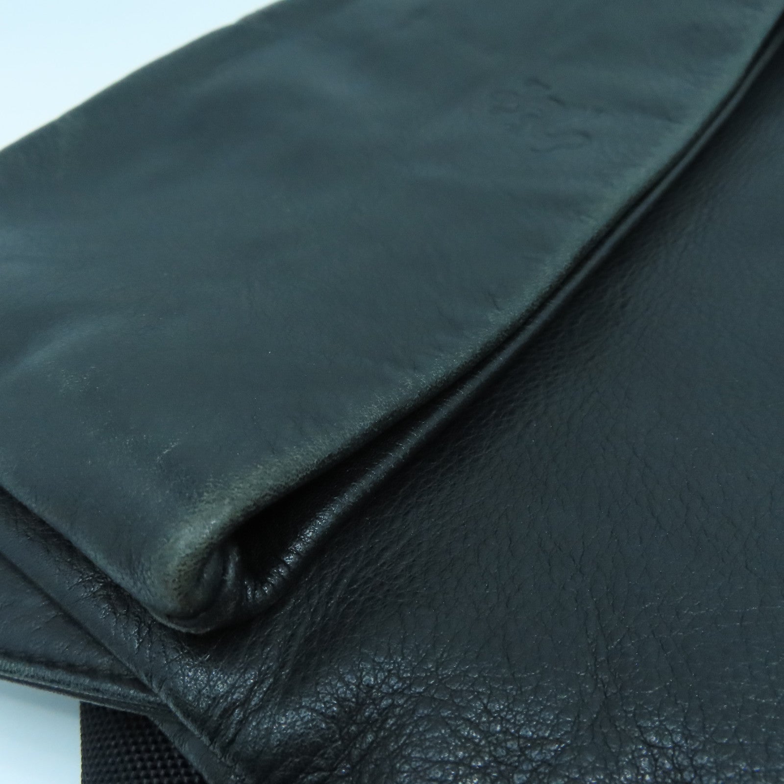 agnes b. 皮革Shoulder Bag銀扣肩背袋黑色