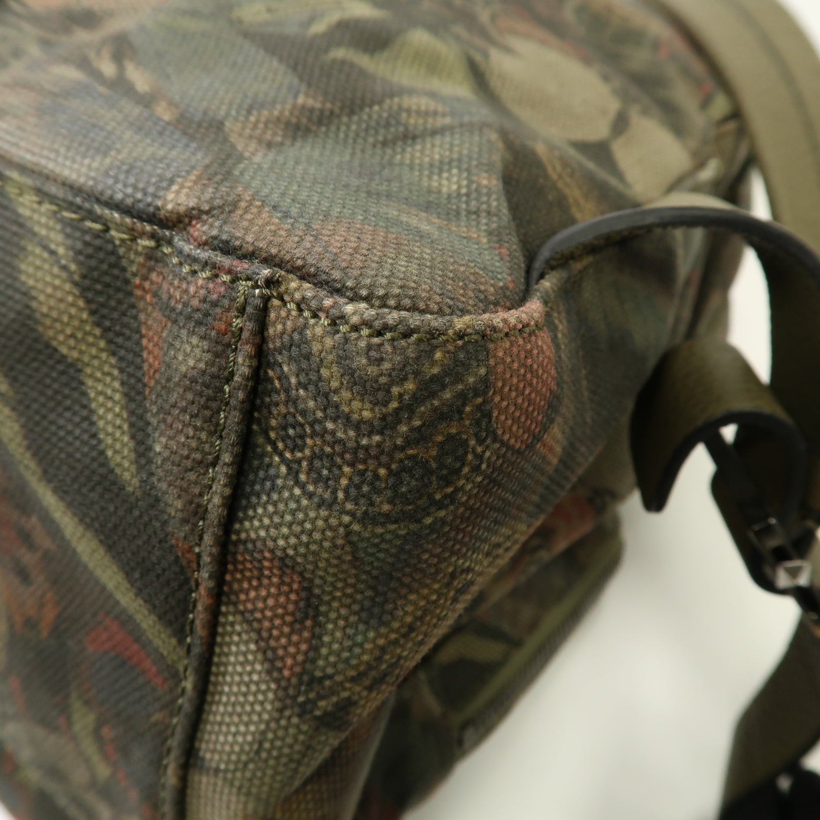 Valentino 帆布Backpack銀扣背包卡其色