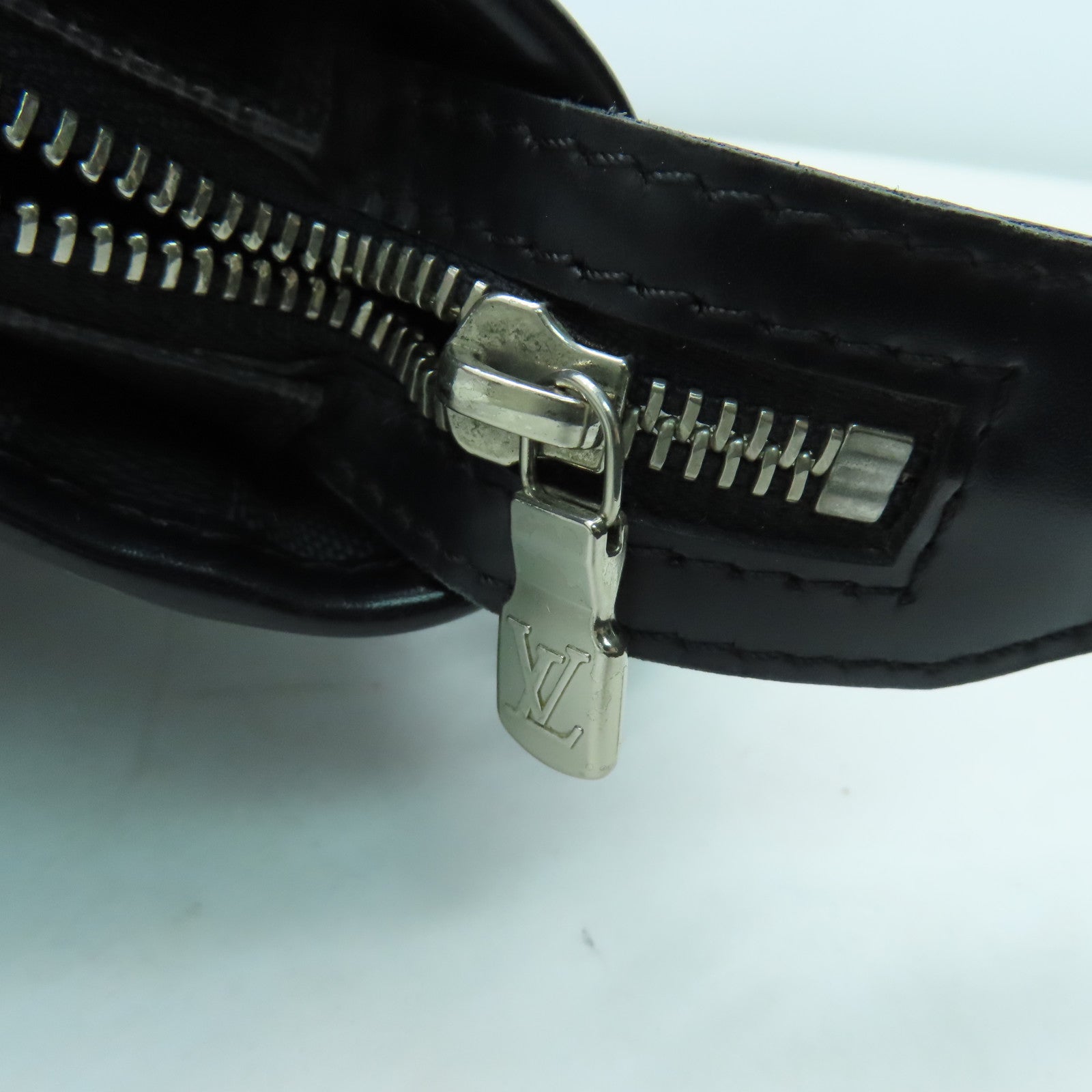 LOUIS VUITTON Damier Graphite Tadao MM銀扣手挽肩背兩用袋黑色/灰色