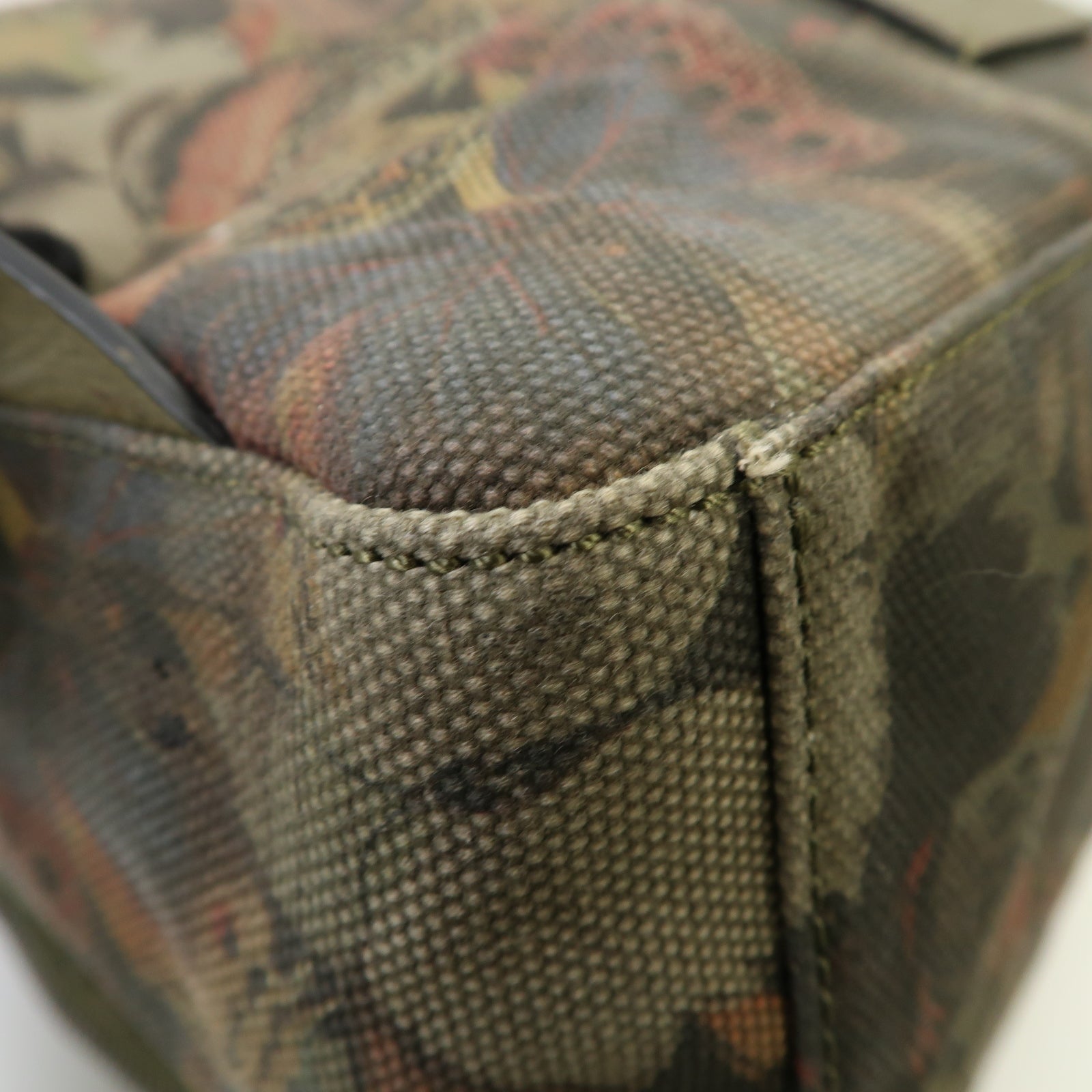 Valentino 帆布Backpack銀扣背包卡其色