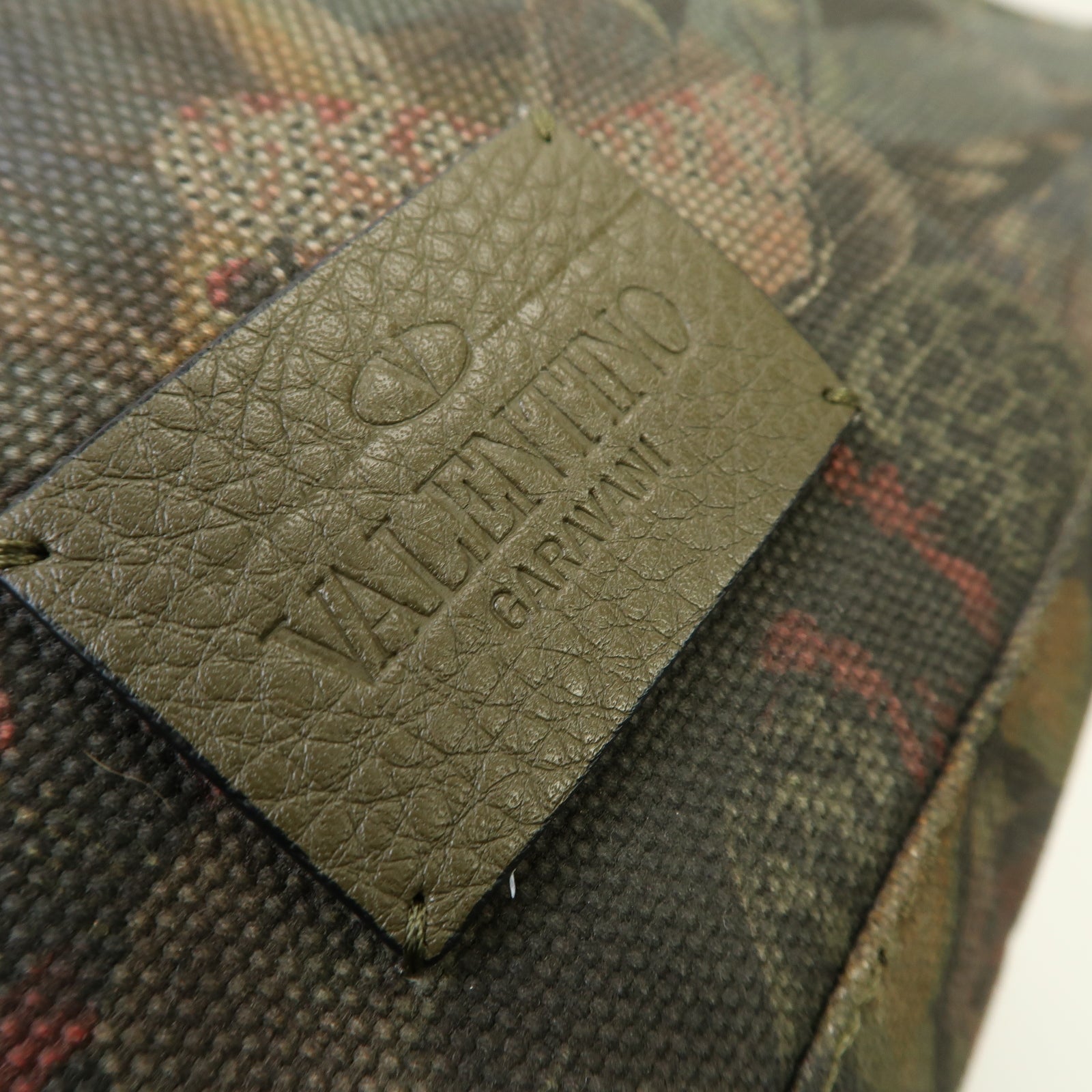 Valentino 帆布Backpack銀扣背包卡其色