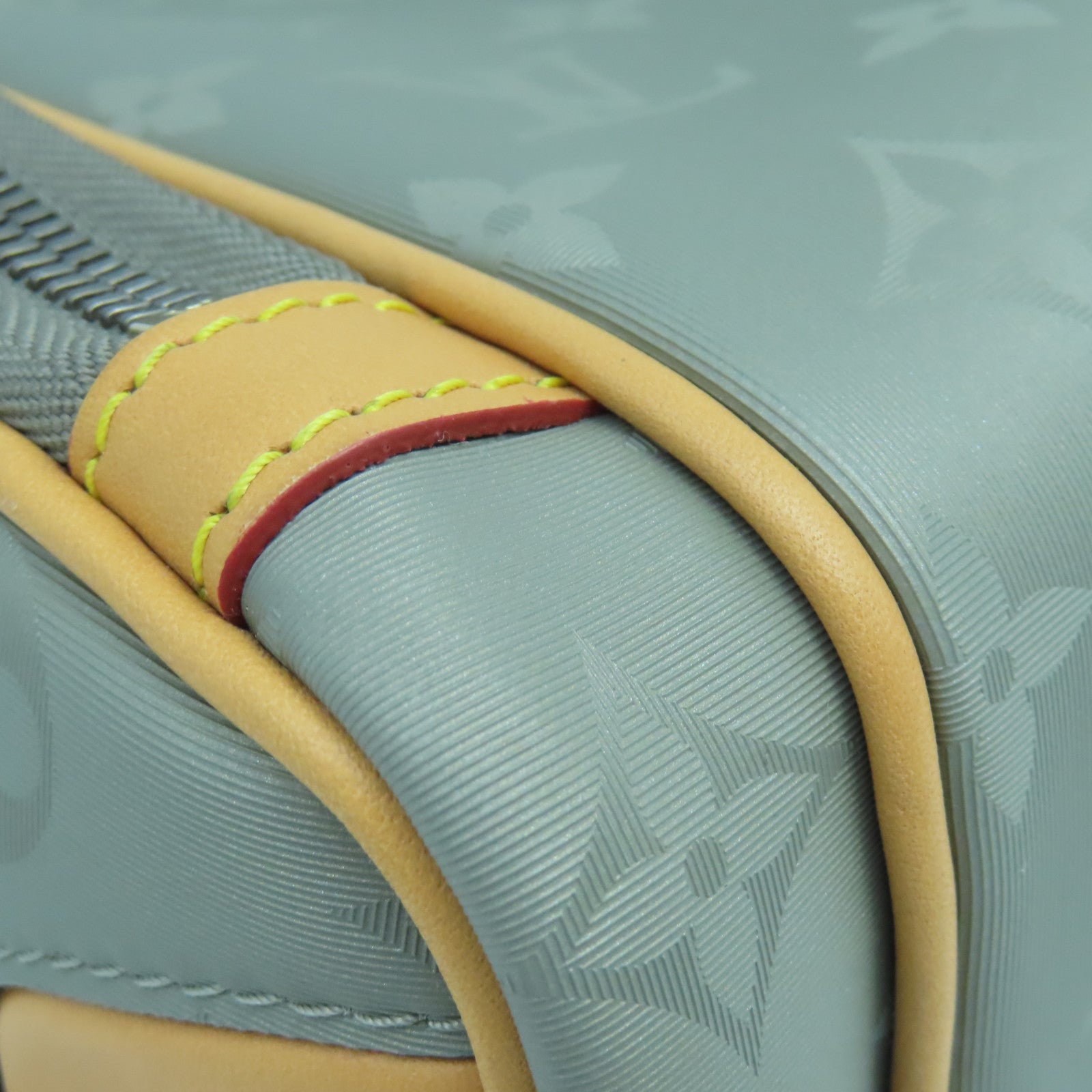 LOUIS VUITTON Mono-Titanium Camera Bag金扣肩背袋灰色