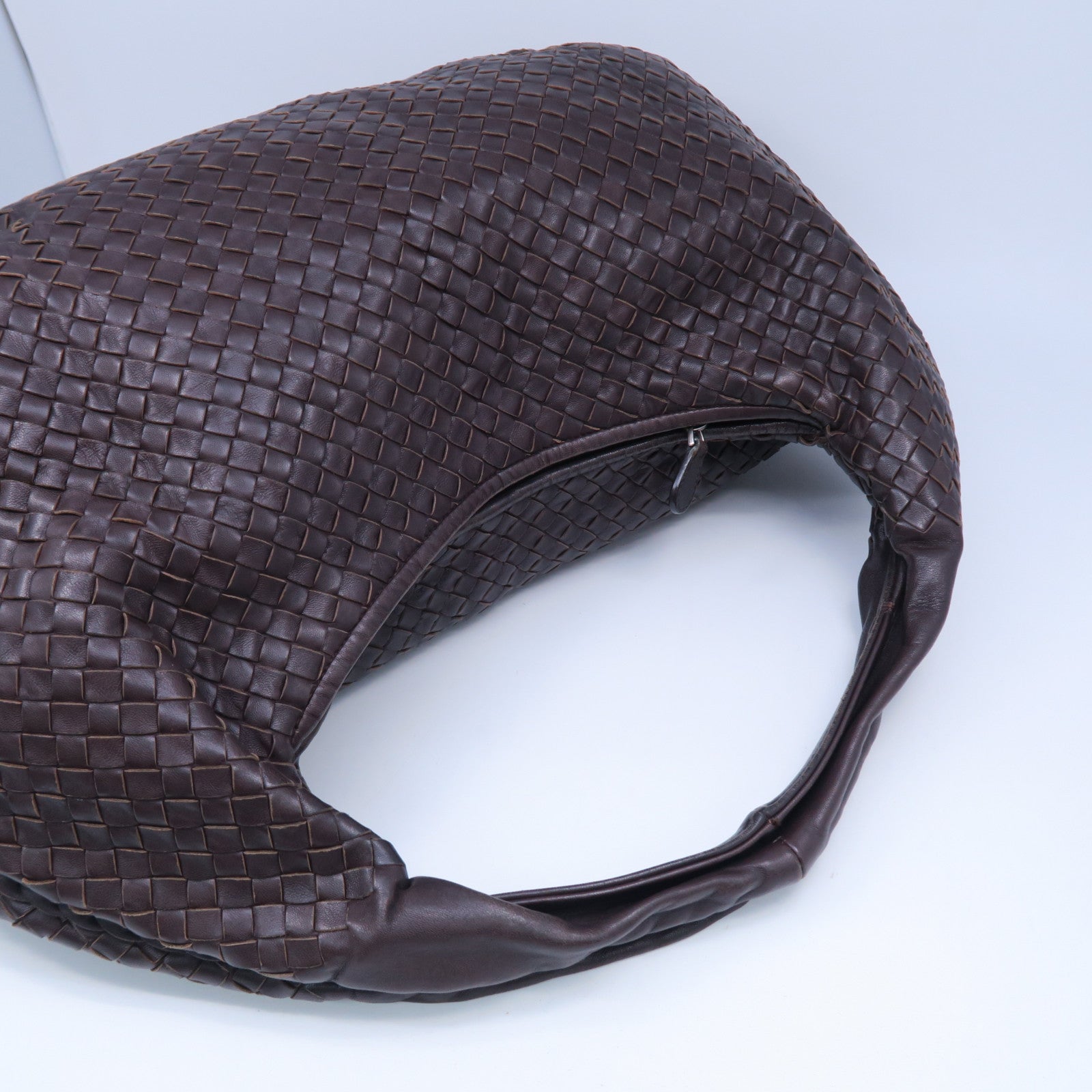 BOTTEGA VENETA 織紋皮革Hobo銀扣肩背袋啡色