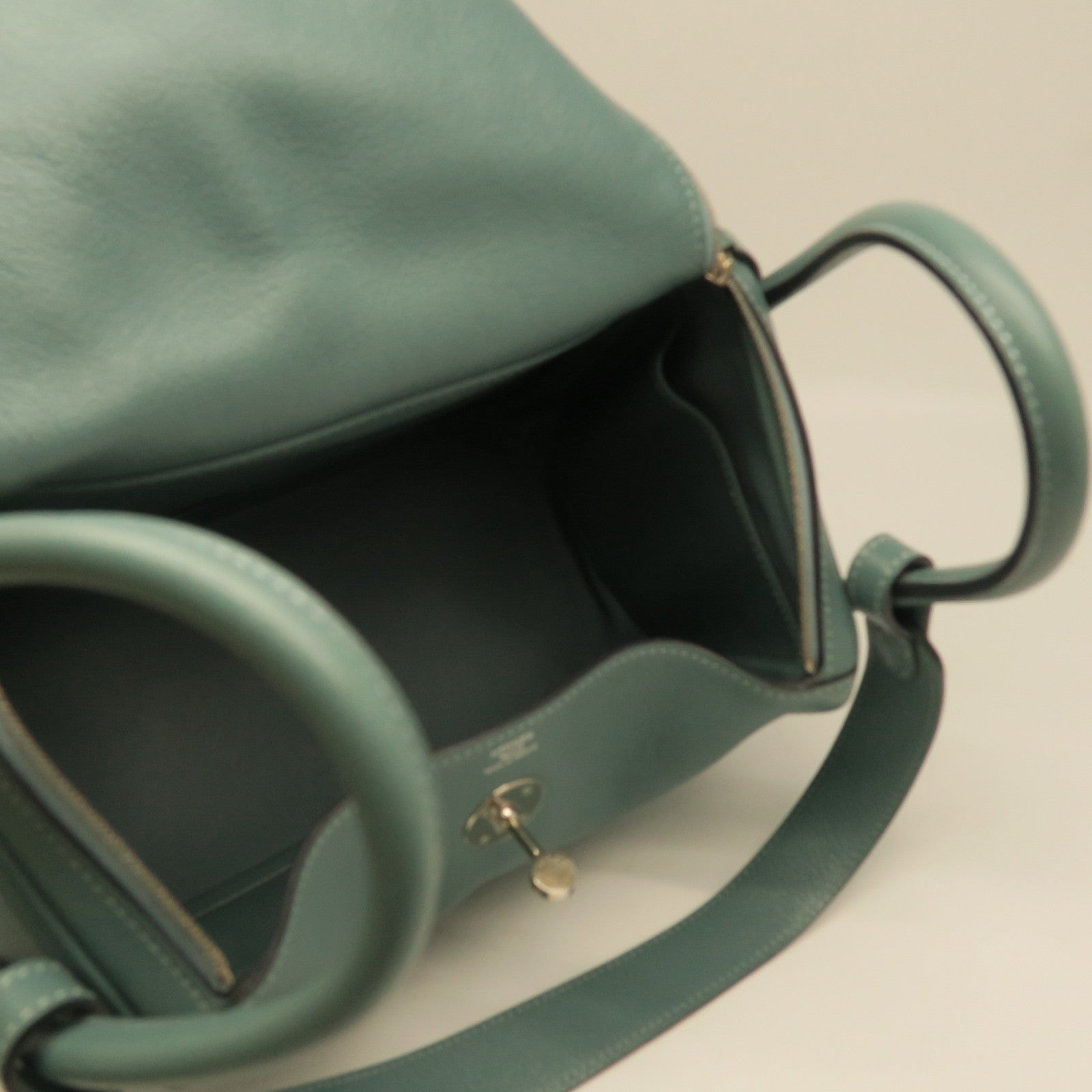 HERMES Evercolor皮革Lindy 26银扣手挽肩背两用袋浅蓝色