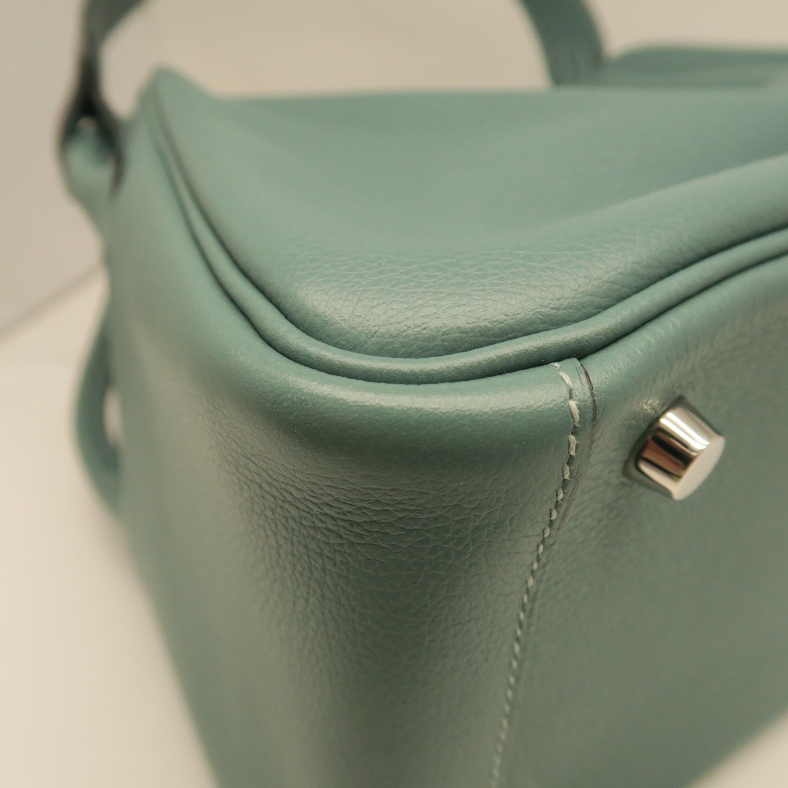 HERMES Evercolor皮革Lindy 26银扣手挽肩背两用袋浅蓝色