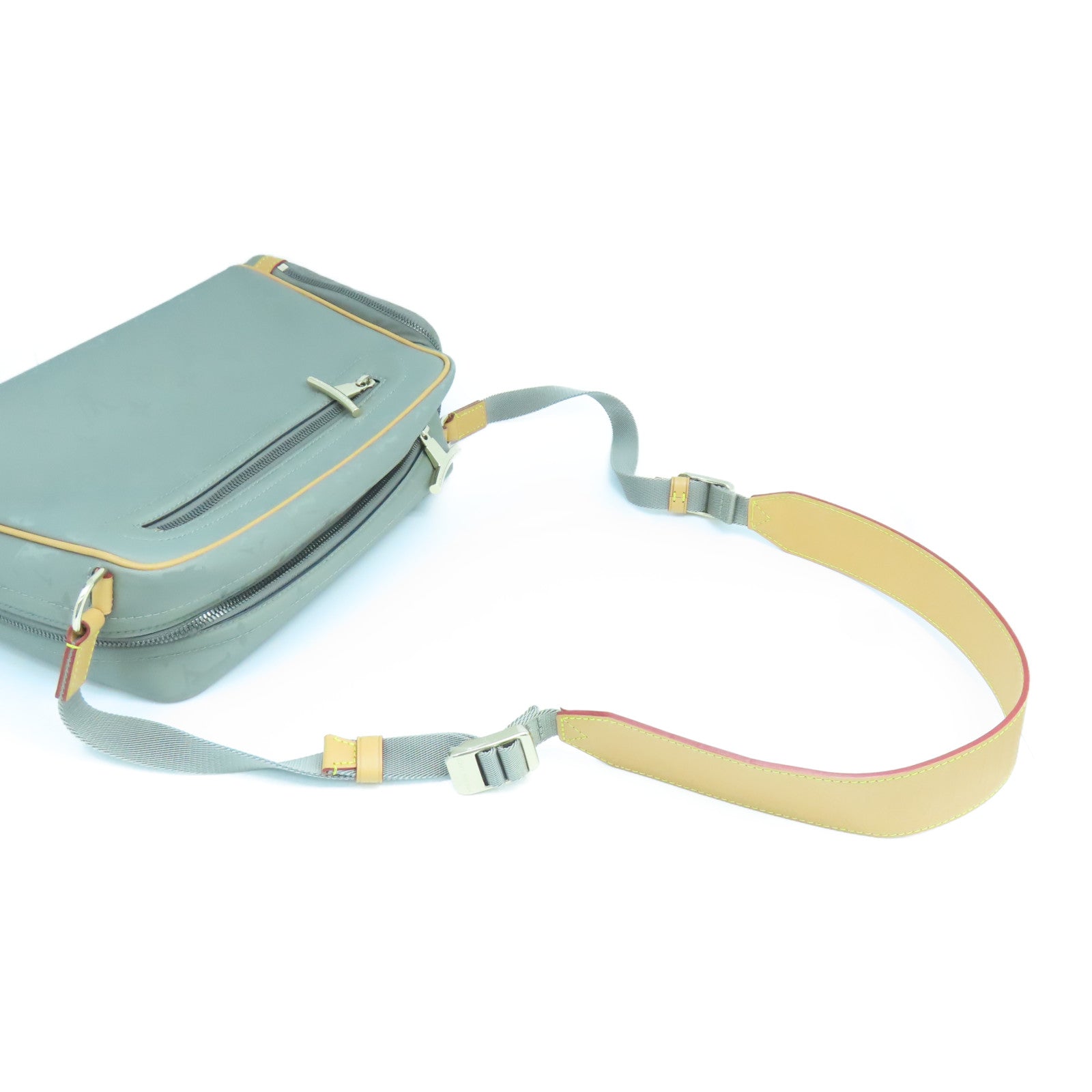 LOUIS VUITTON Mono-Titanium Camera Bag金扣肩背袋灰色