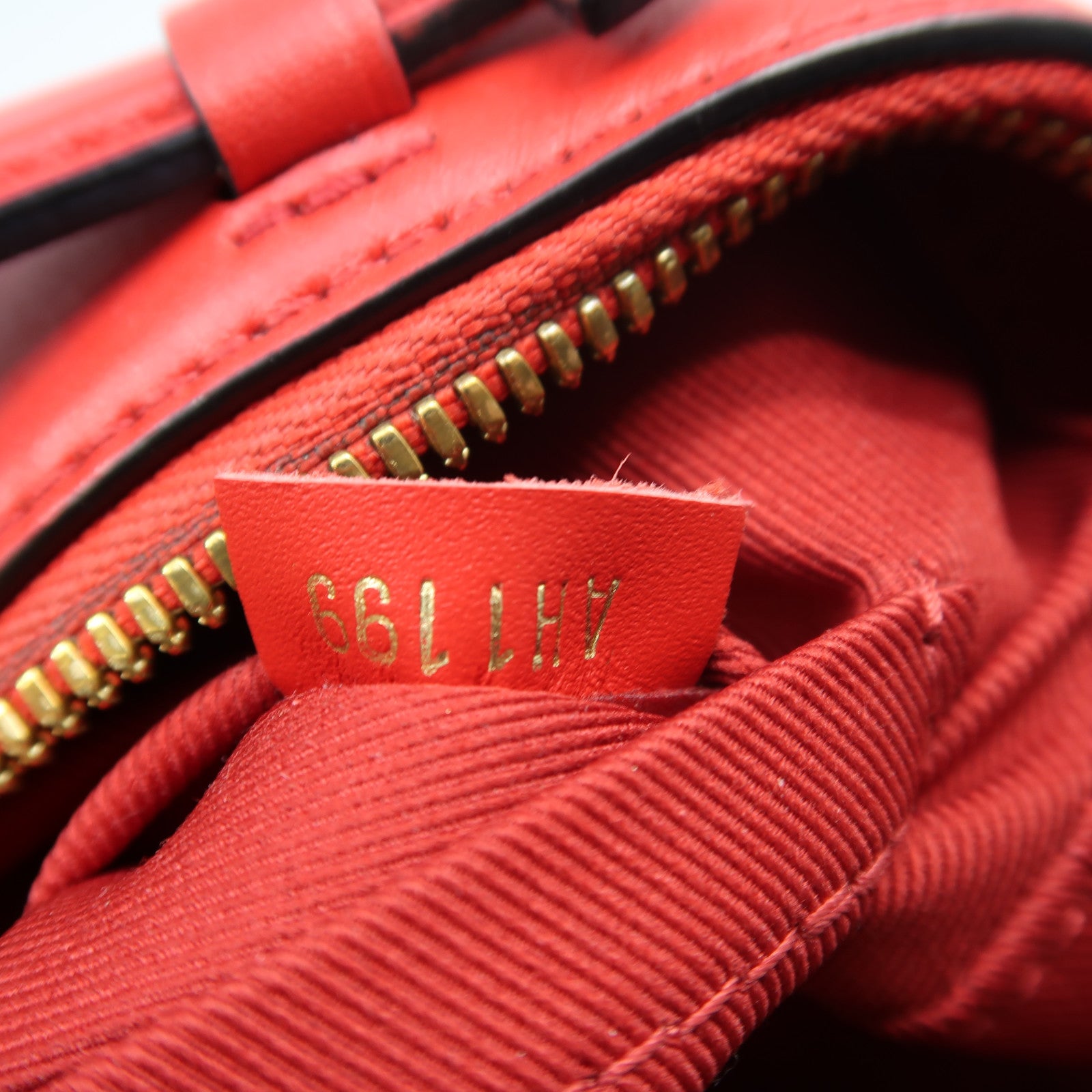 LOUIS VUITTON Monogram Saintonge金扣手挽肩背兩用袋紅色