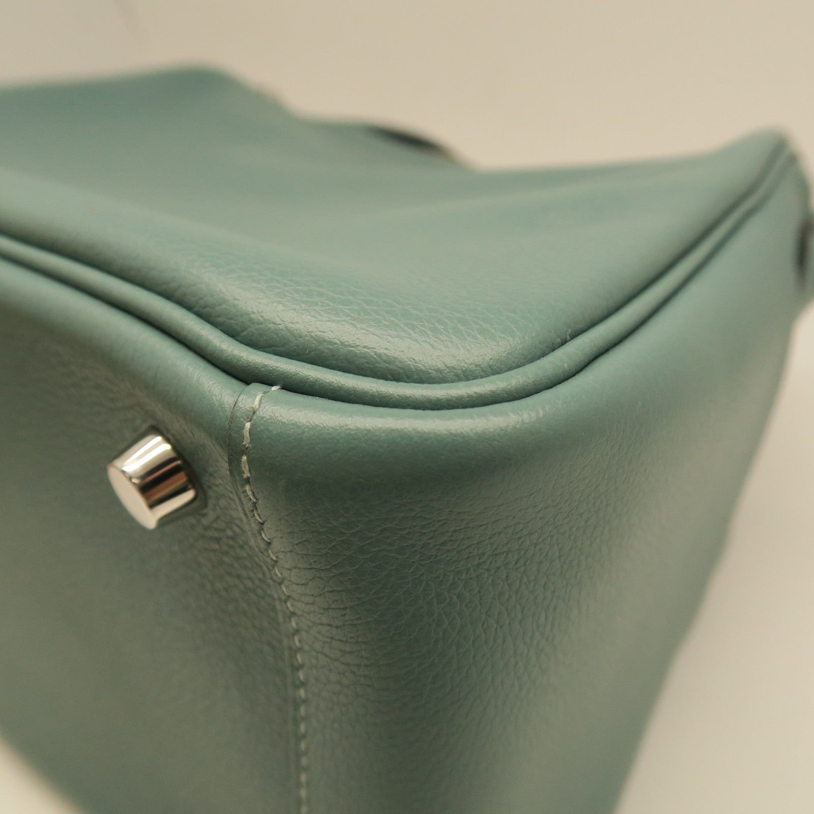 HERMES Evercolor皮革Lindy 26银扣手挽肩背两用袋浅蓝色