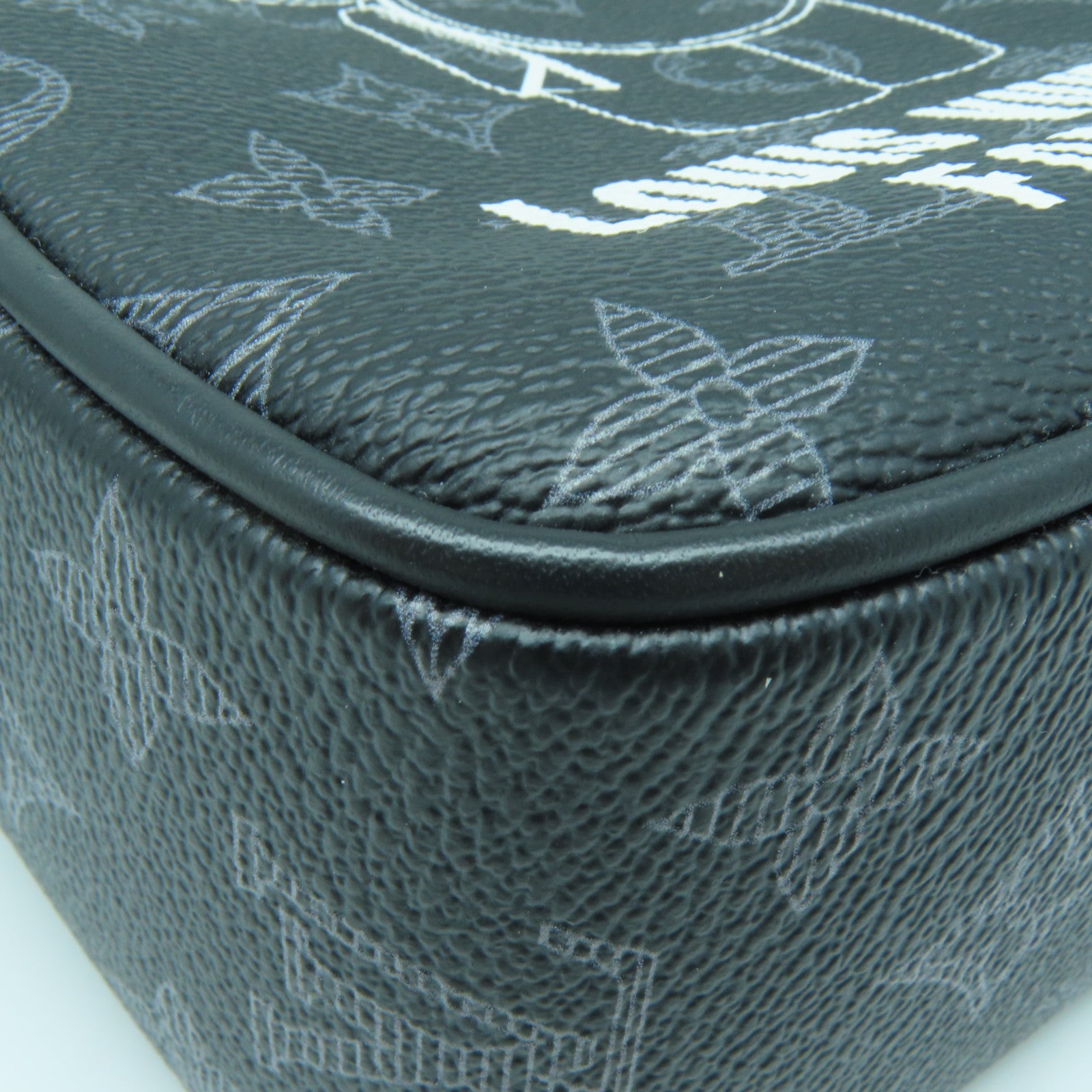 LOUIS VUITTON Monogram Eclipse Danube PM Vivienne肩背袋黑色
