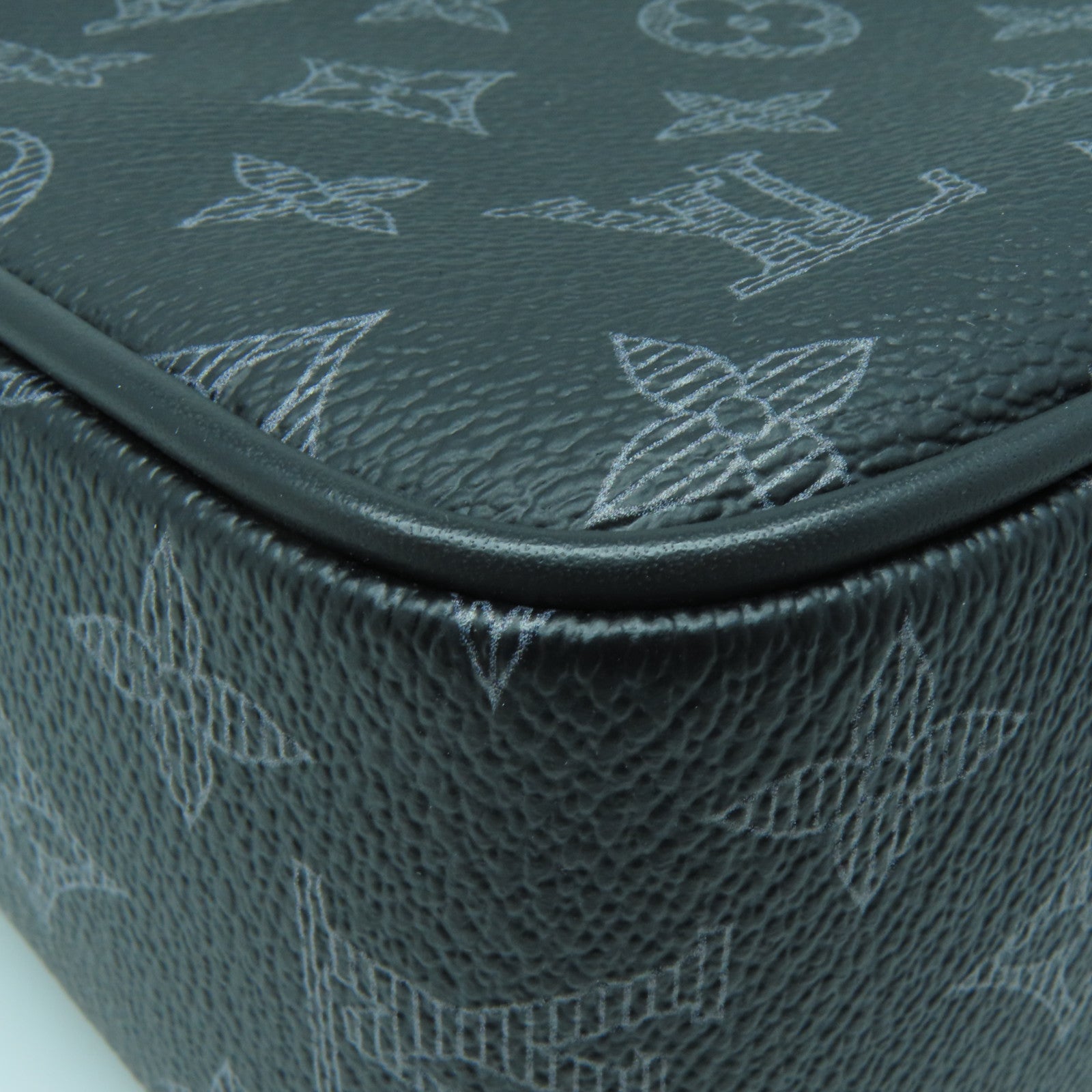 LOUIS VUITTON Monogram Eclipse Danube PM Vivienne肩背袋黑色