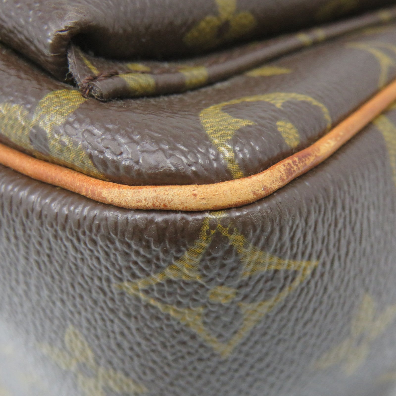 LOUIS VUITTON Monogram Multipli-Cite Shoulder Bag brown