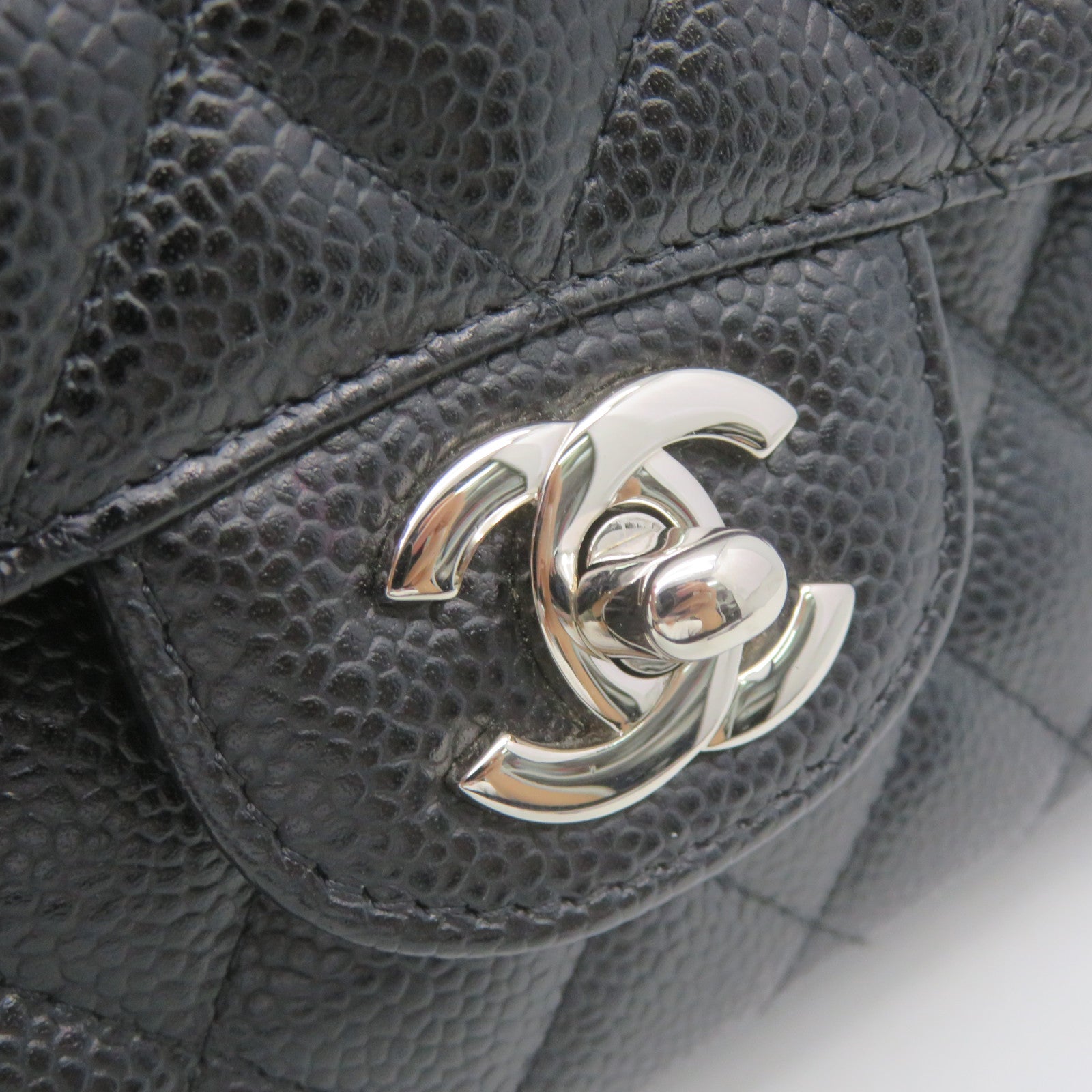 CHANEL 菱格Caviar皮革Classic Flap Chain Shoulder Bag銀扣鏈帶肩背袋黑色