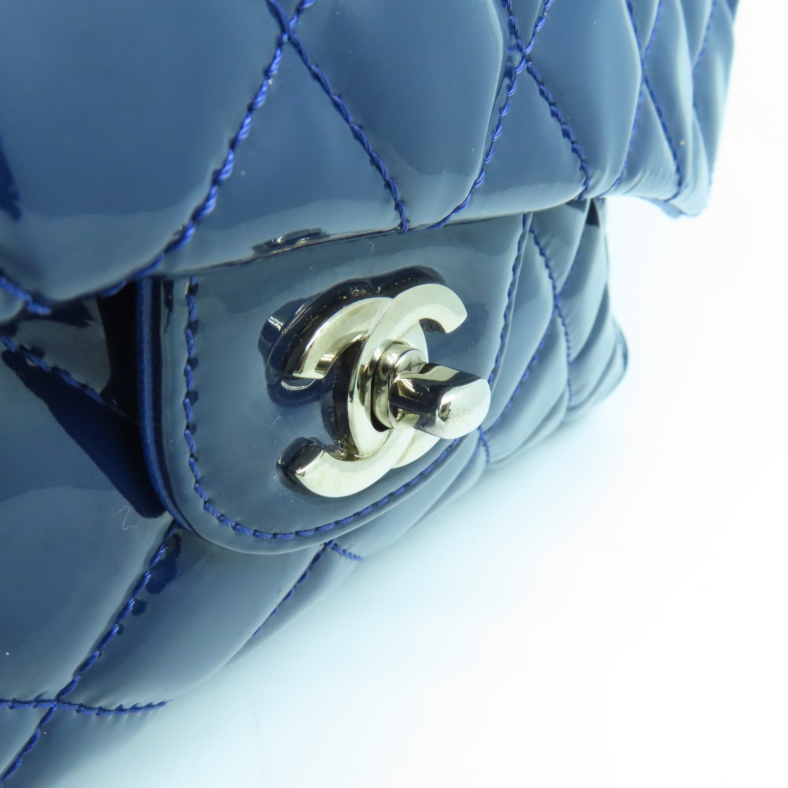CHANEL 菱格漆皮皮革Chain Shoulder Bag銀扣鏈帶肩背袋藍色