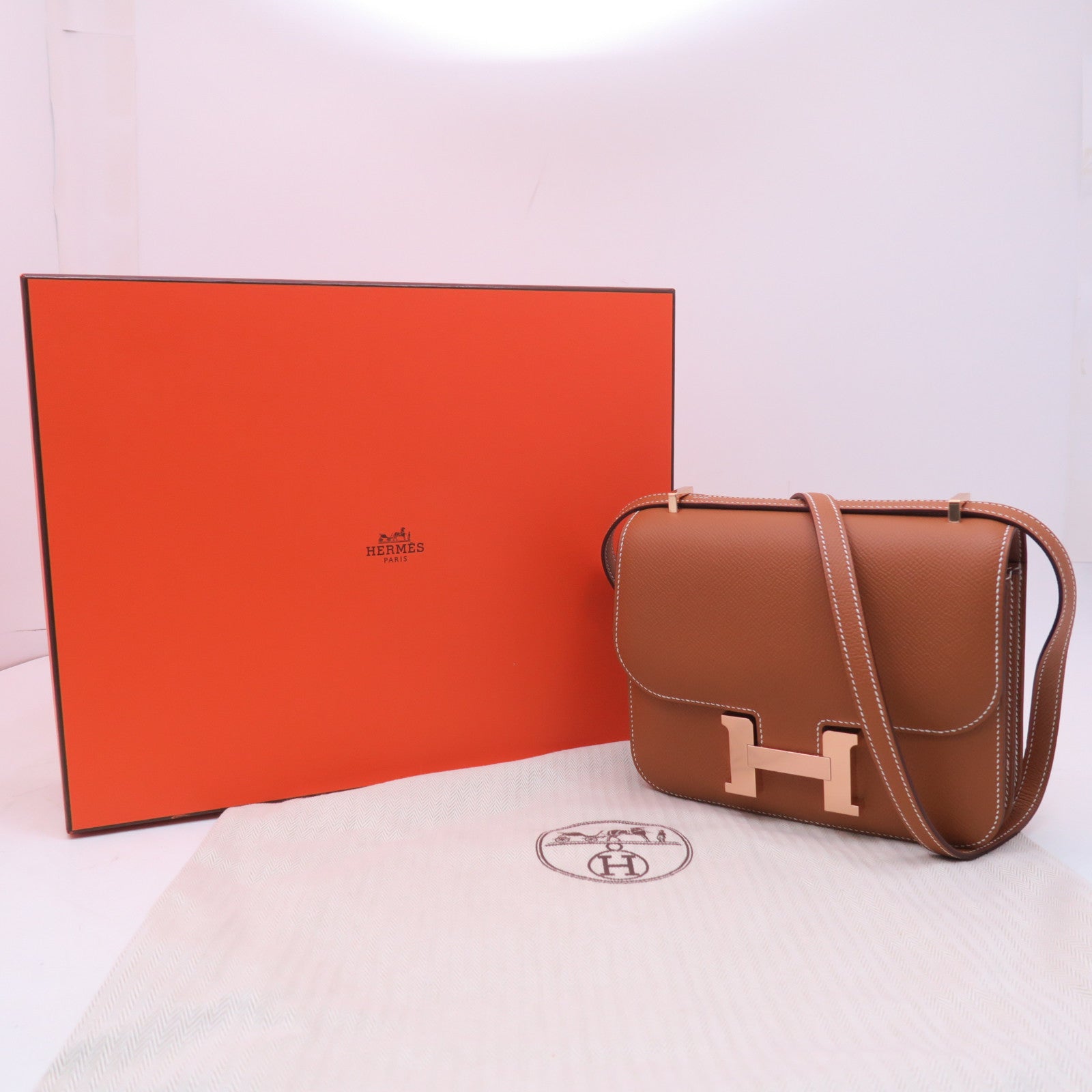 HERMES Epsom皮革Constance Mini金扣肩背袋經典駝色