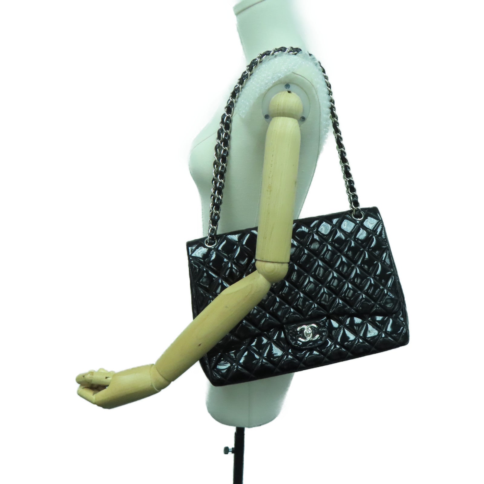 CHANEL 菱格漆皮皮革Chain Shoulder銀扣肩背袋黑色