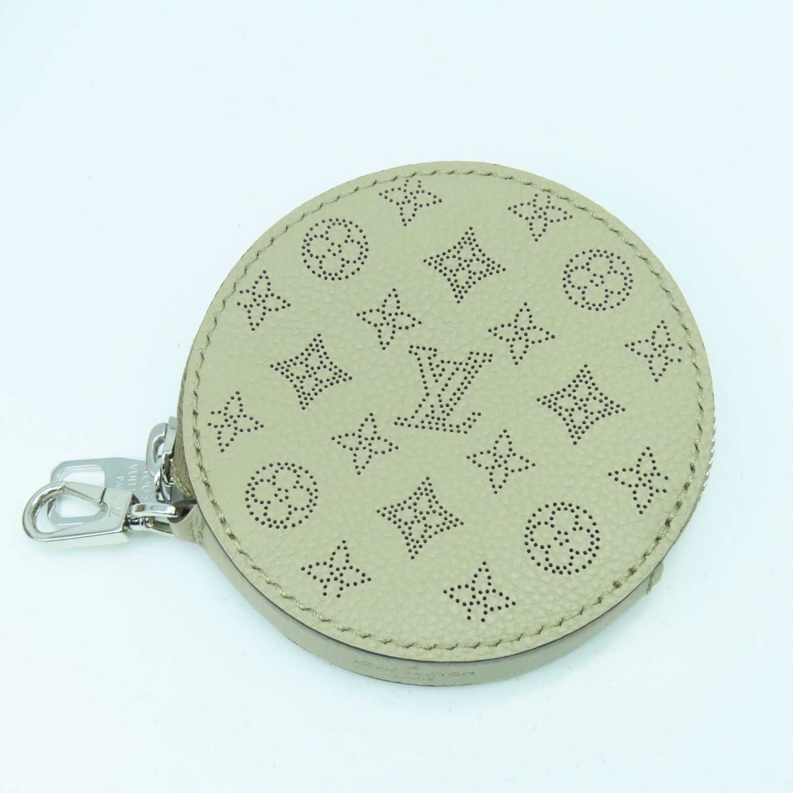 LOUIS VUITTON Monogram Mahina Bella銀扣手挽肩背兩用袋米色