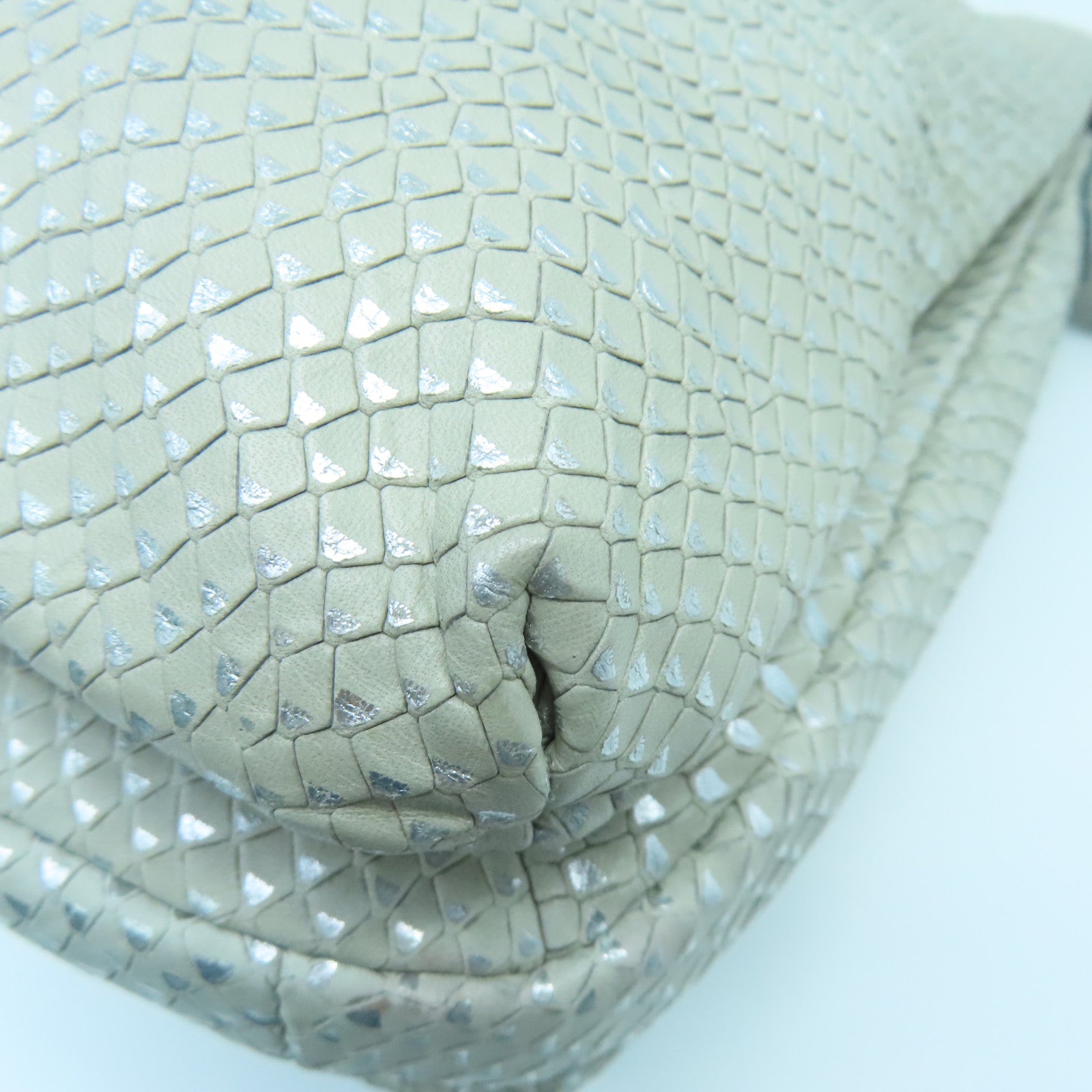 COACH 皮革Pouch Shoulder銀扣肩背袋銀色