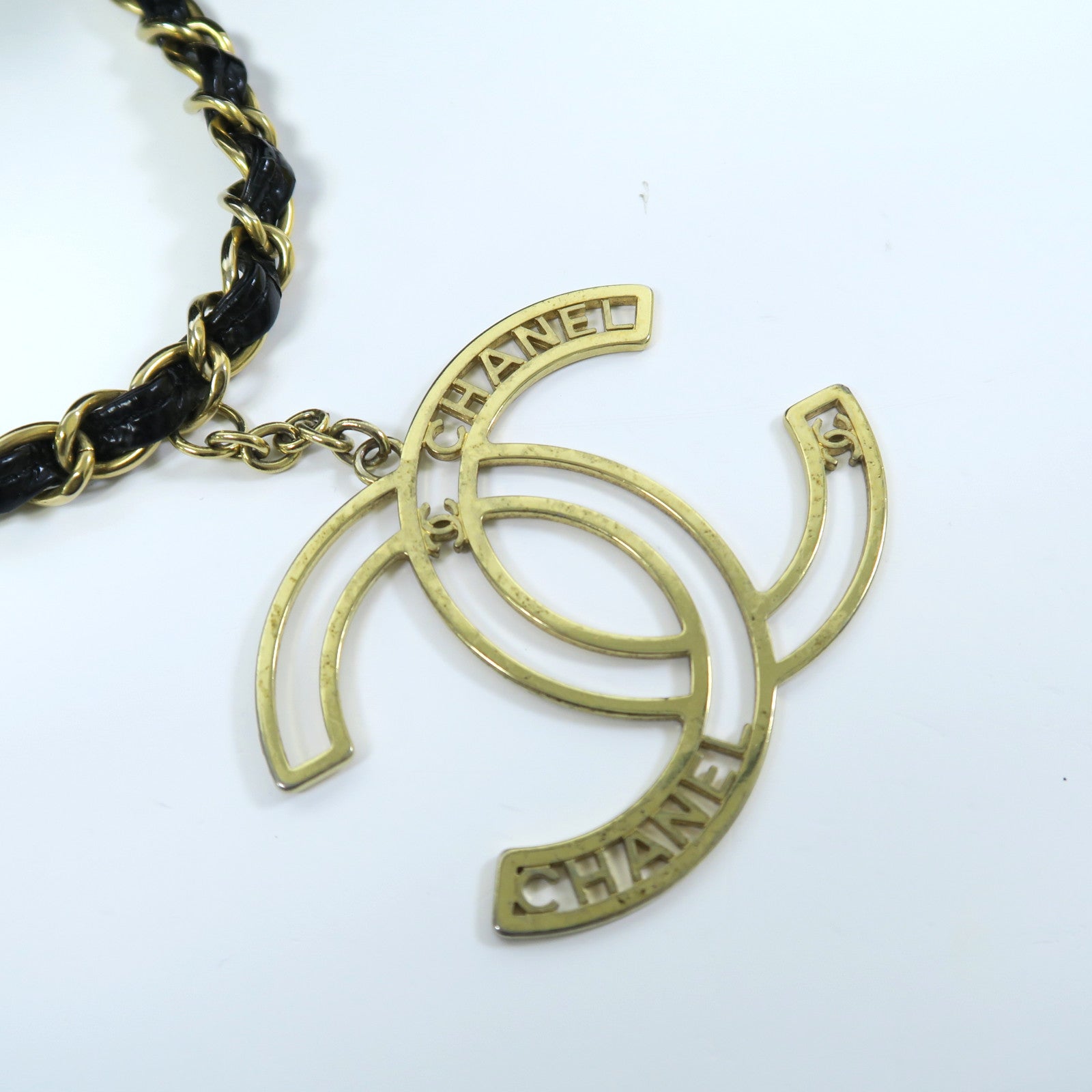 CHANEL 漆皮皮革Chain Shoulder金扣鏈帶肩背袋黑色