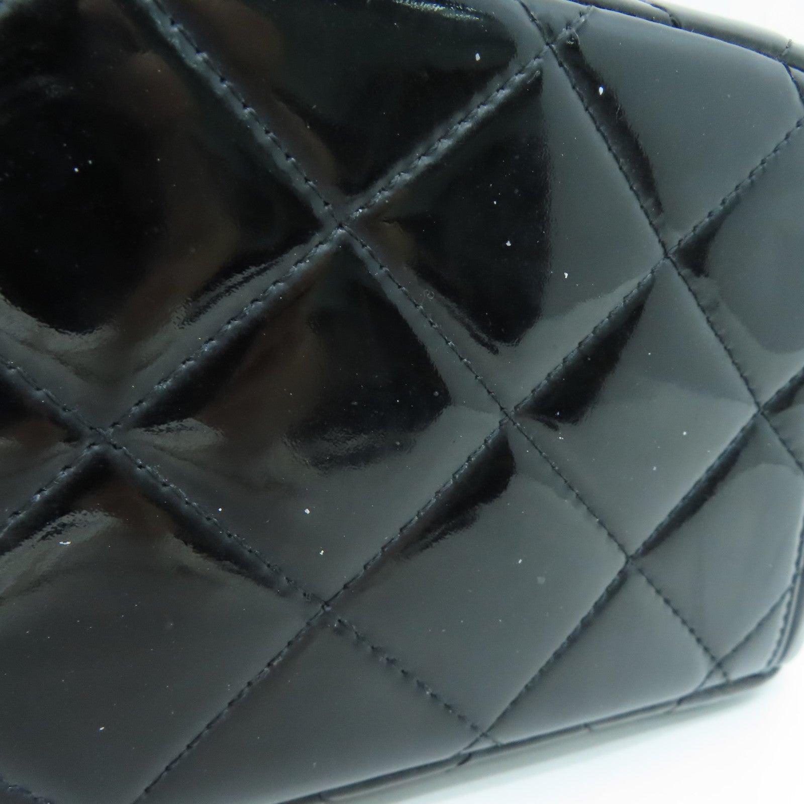 CHANEL [Sharp Reduction Offer] Diamond Patent Leather Chain