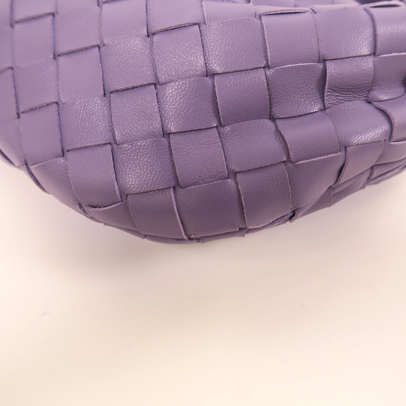 BOTTEGA VENETA 織紋牛皮皮革Mini Jodie銀扣手挽袋紫色