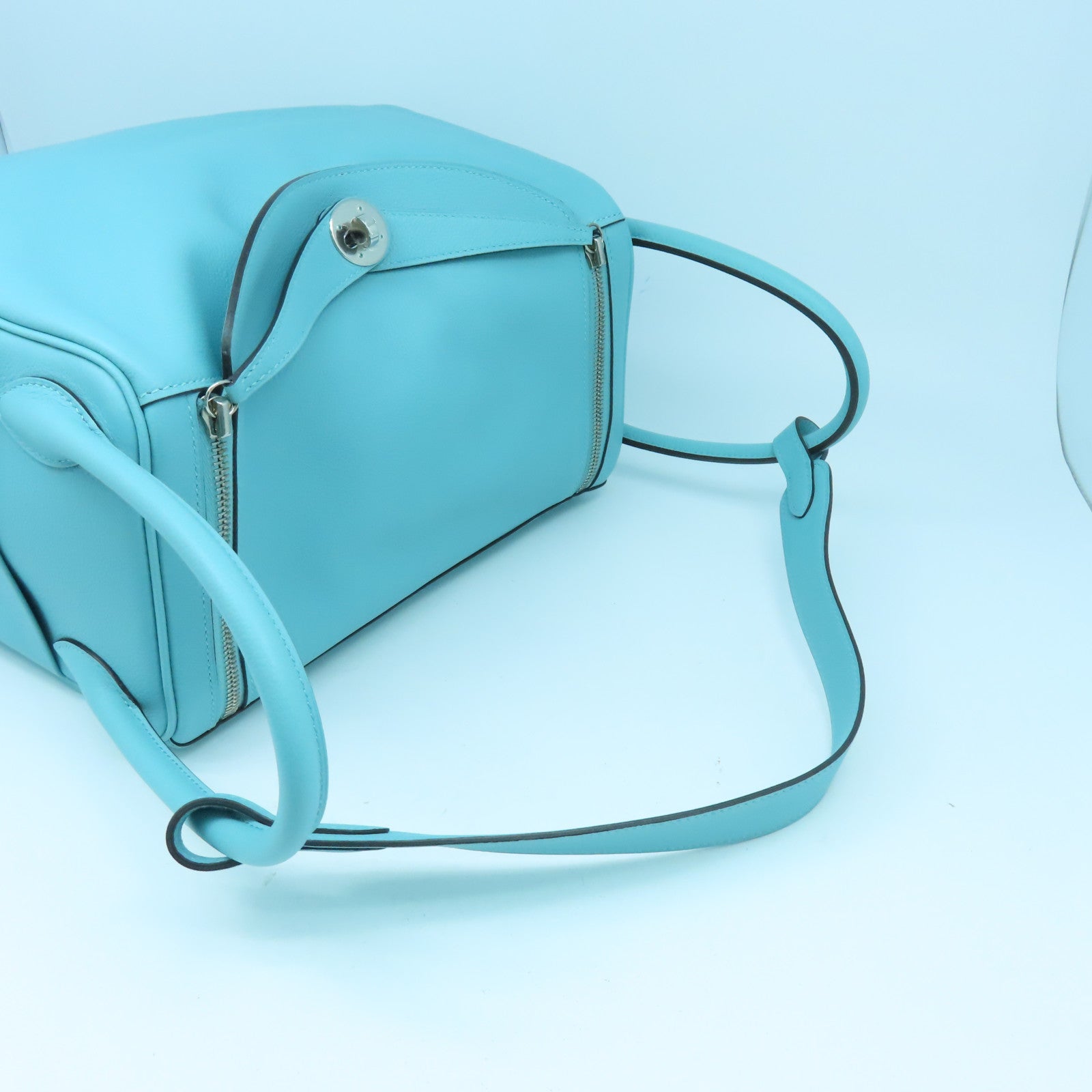 HERMES Evercolor皮革Lindy 30银扣手挽肩背两用袋Blue Atoll浅蓝色