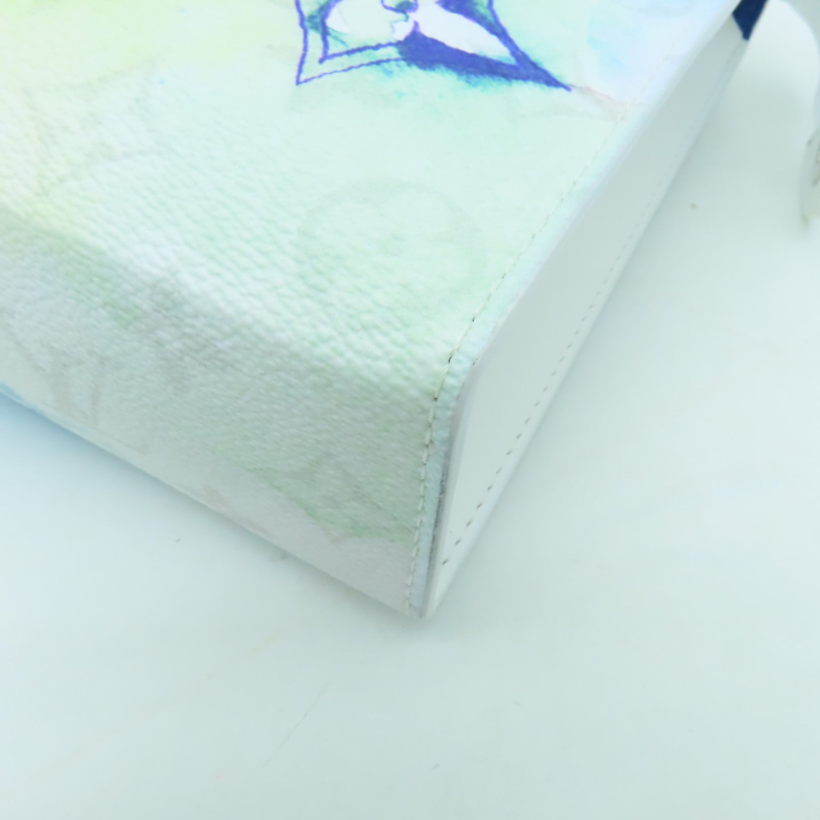 LOUIS VUITTON 【激減優惠】Monogram Watercolor Pochette Voyage MM銀扣手拿包白色/彩色