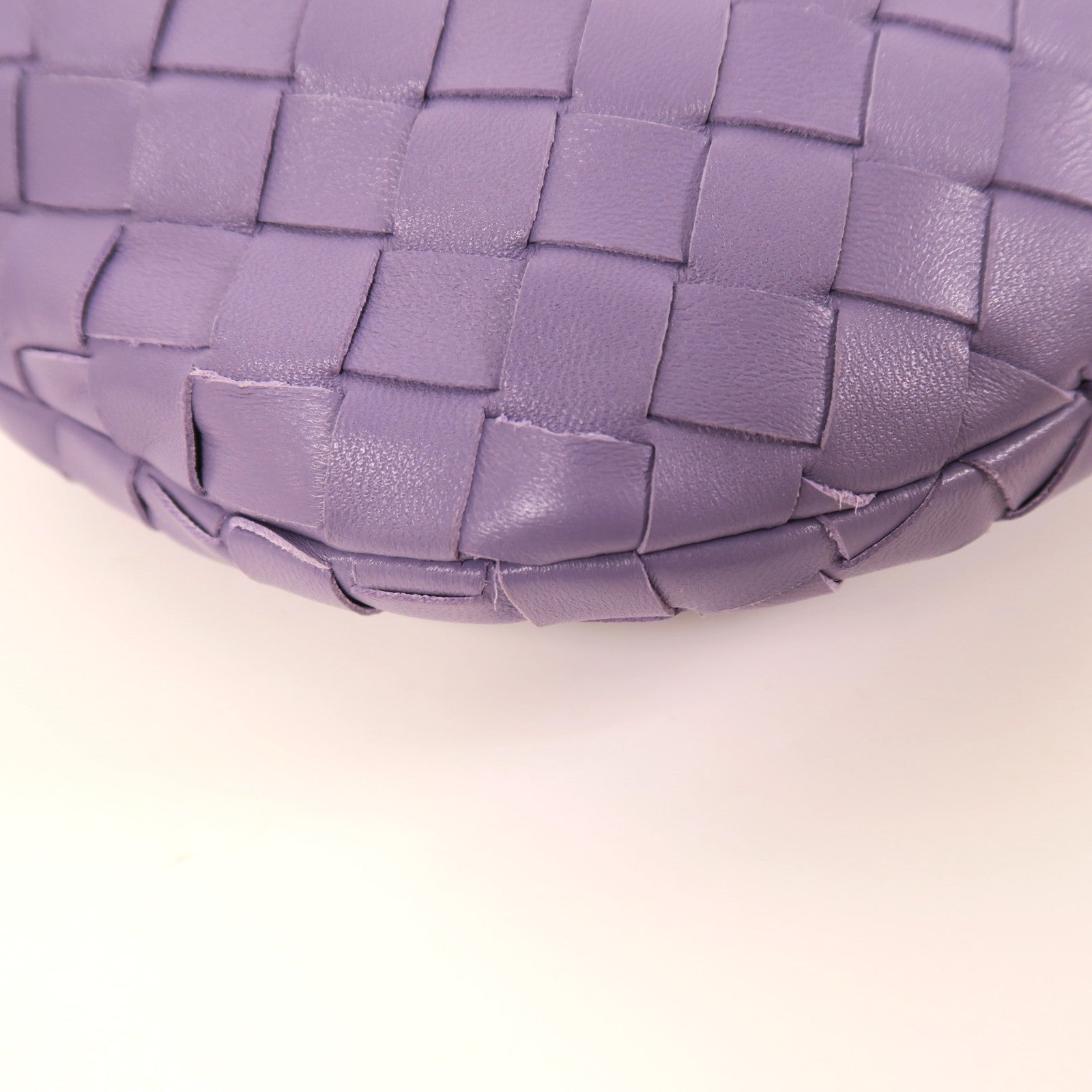 BOTTEGA VENETA 織紋牛皮皮革Mini Jodie銀扣手挽袋紫色