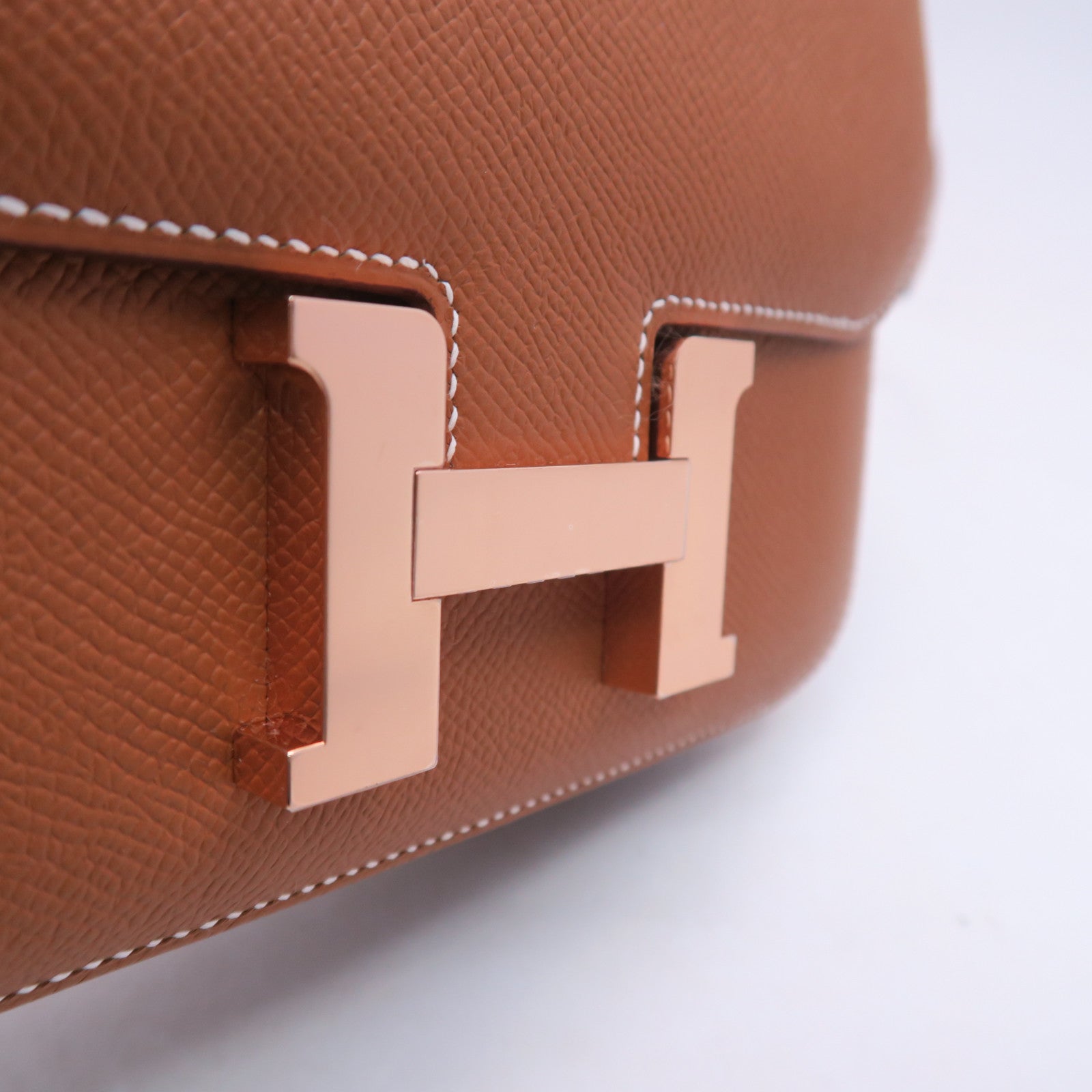 HERMES Epsom皮革Constance Mini金扣肩背袋經典駝色