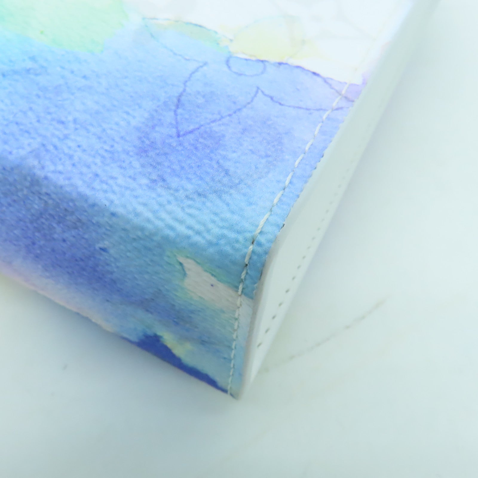 LOUIS VUITTON 【激減優惠】Monogram Watercolor Pochette Voyage MM銀扣手拿包白色/彩色