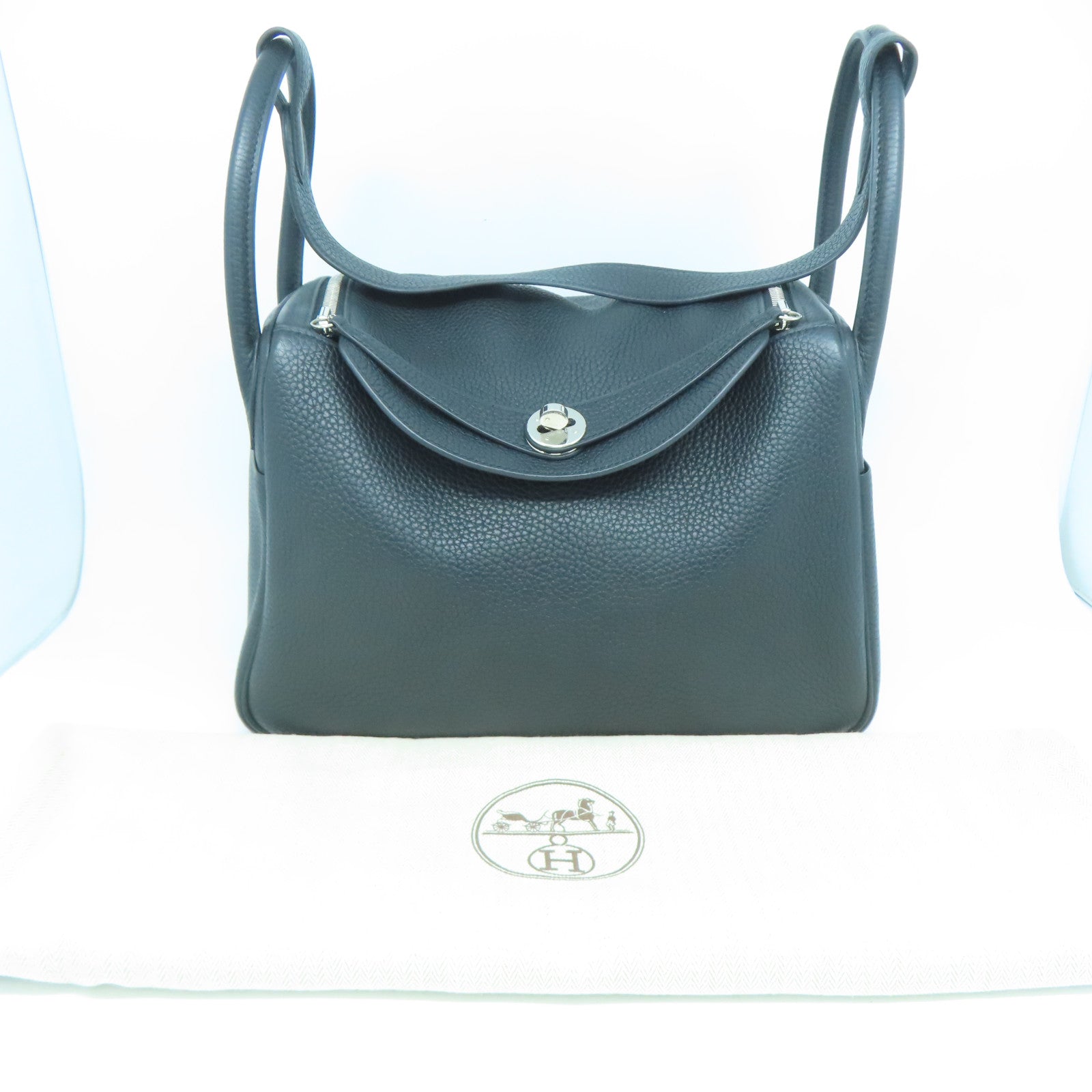 HERMES Clemence皮革Lindy 30銀扣肩背袋經典黑