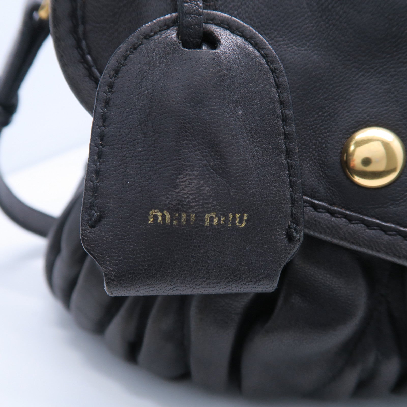 Miu Miu 牛皮皮革2 Way Bag金扣手挽肩背兩用袋黑色
