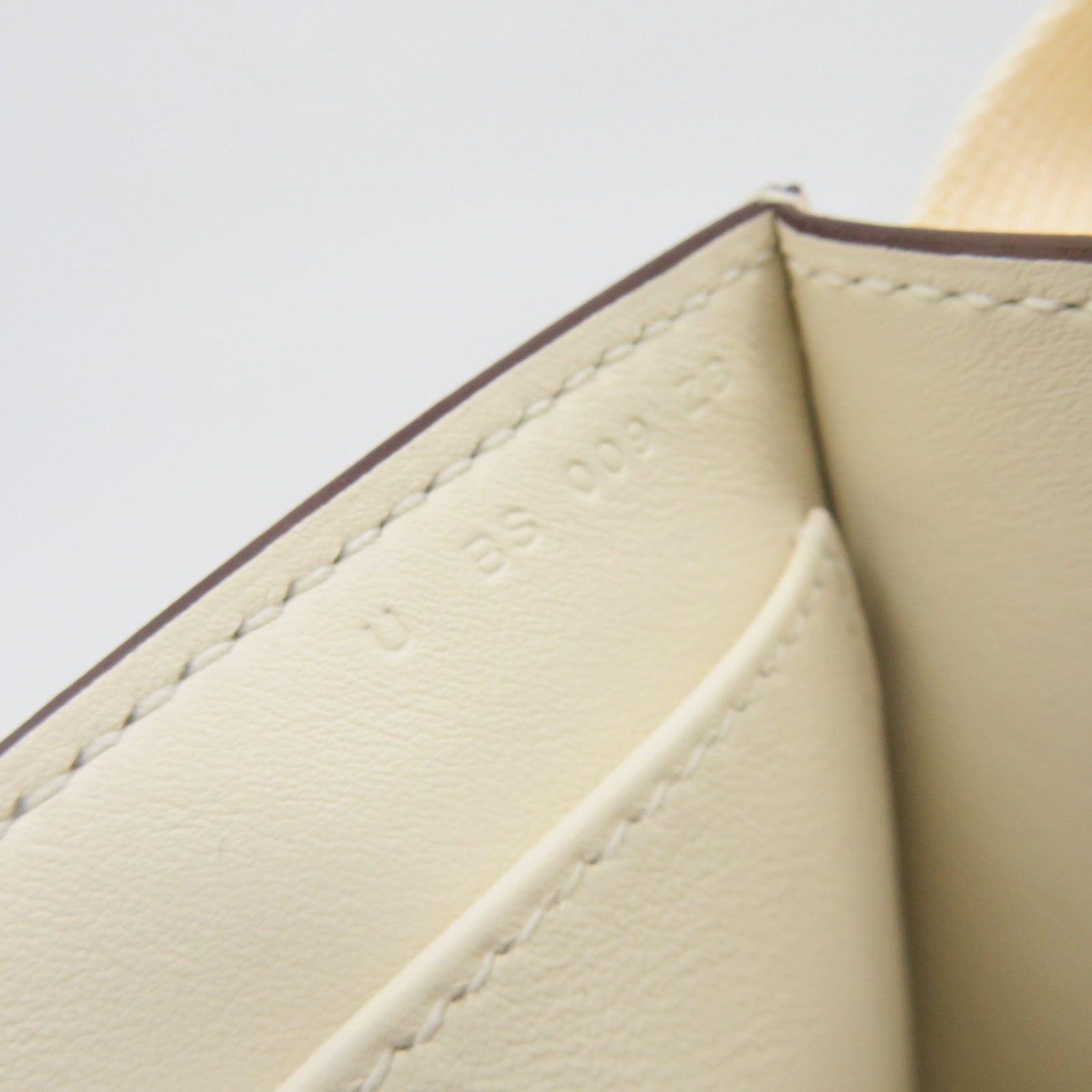 HERMES Chevre皮革Geta Shoulder Bag金扣肩背袋Nata奶油白色