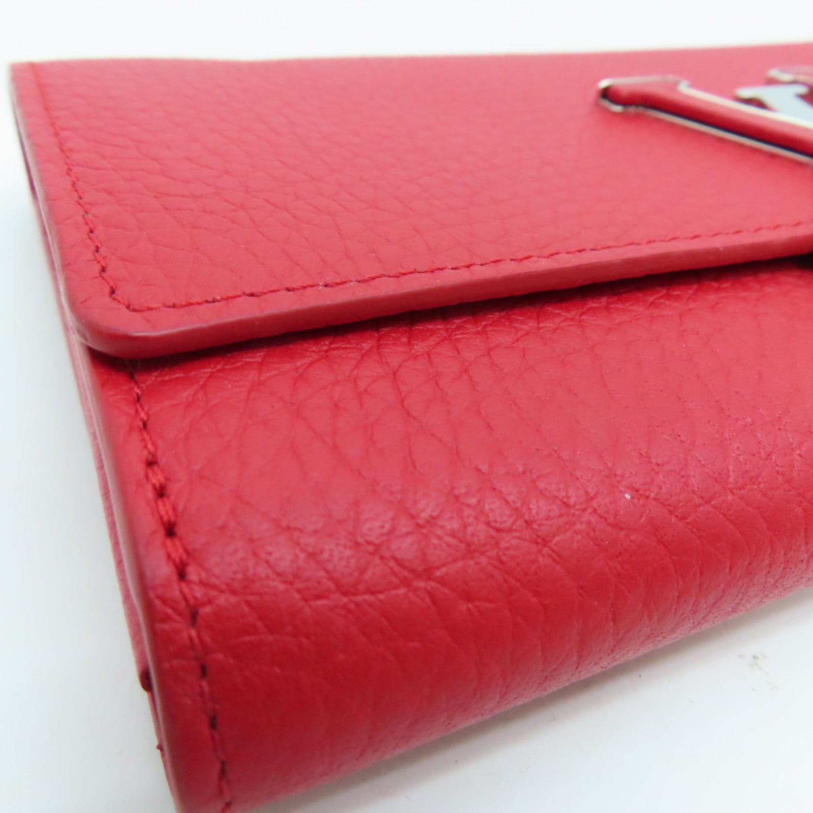LOUIS VUITTON 牛皮皮革Capucines Wallet银扣长钱包红色