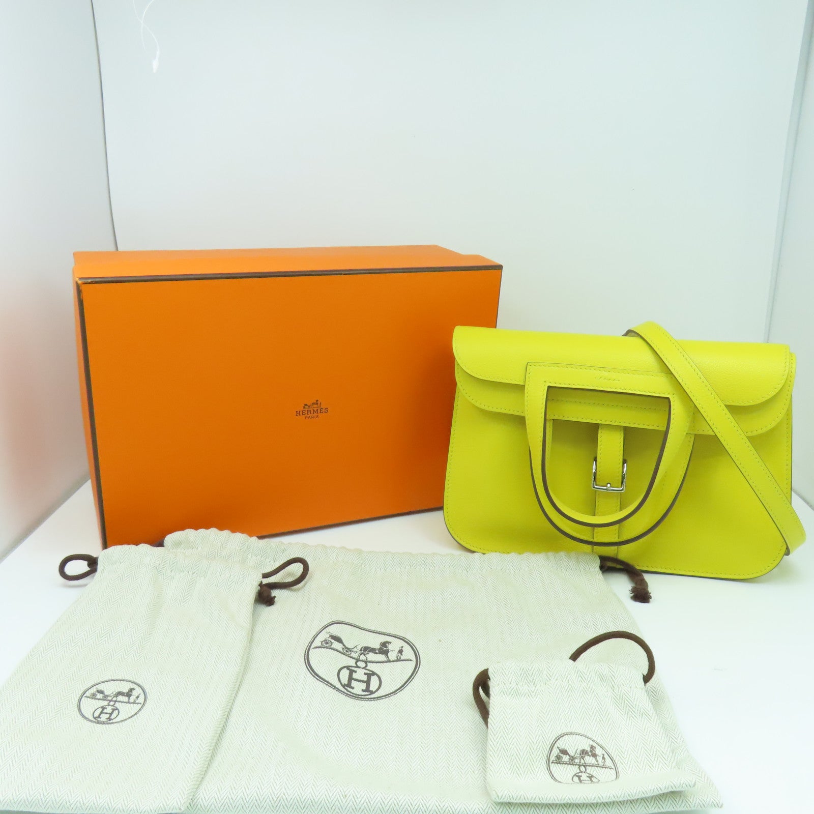 HERMES Evercolor皮革Halzan 25銀扣手挽肩背兩用袋Jaune De Naples那不勒斯黄色