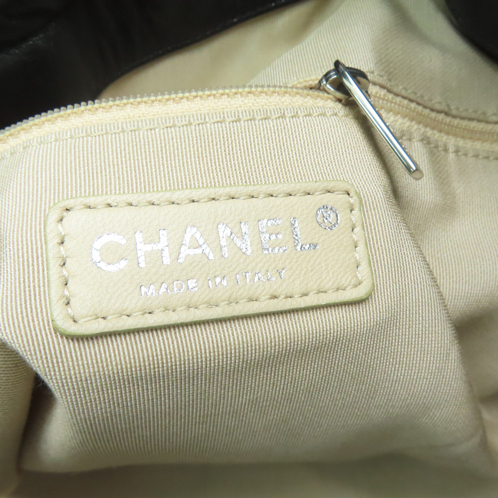 CHANEL 牛皮皮革Shoulder Bag銀扣肩背袋黑色