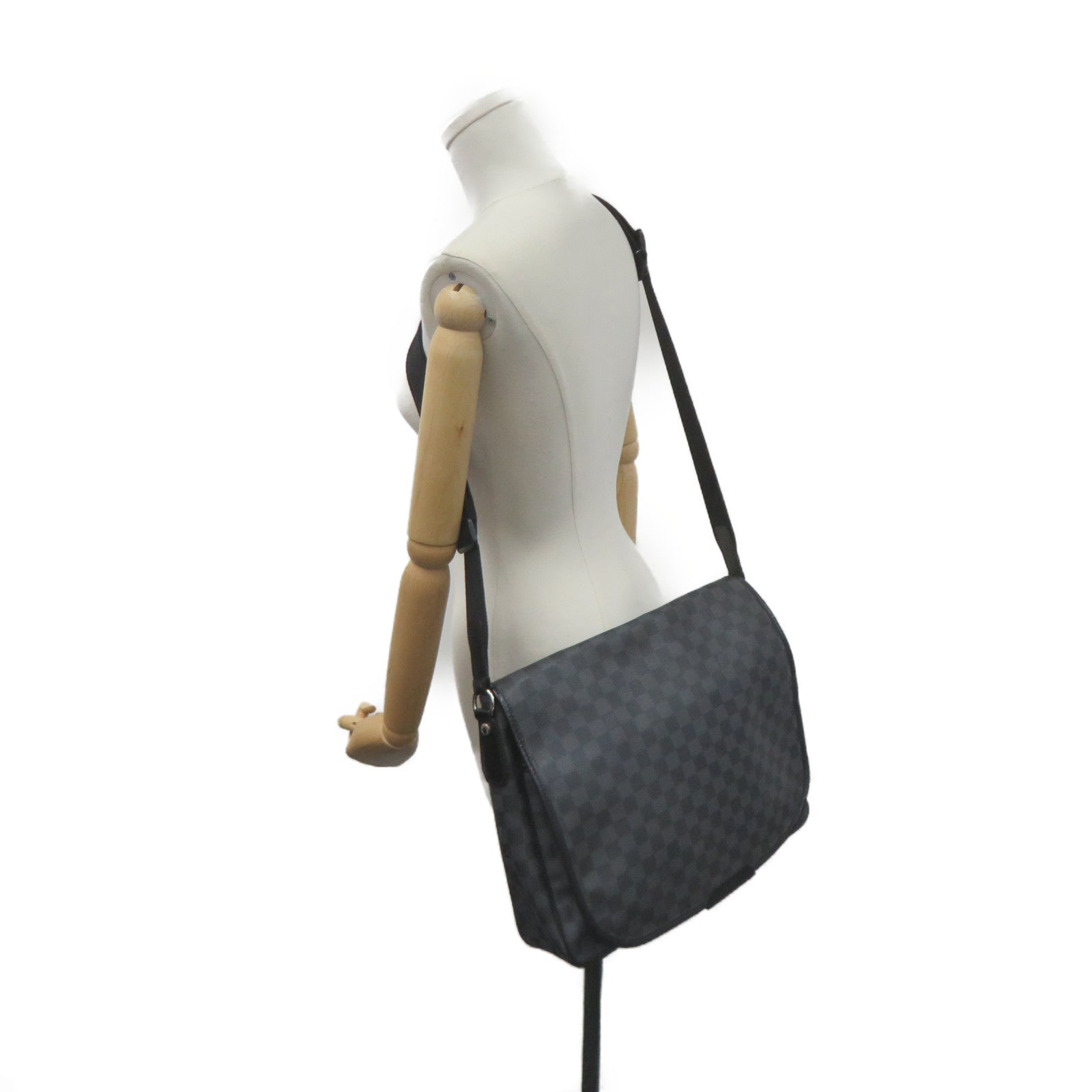 LOUIS VUITTON Damier Daniel GM Shoulder Bag肩背袋黑色