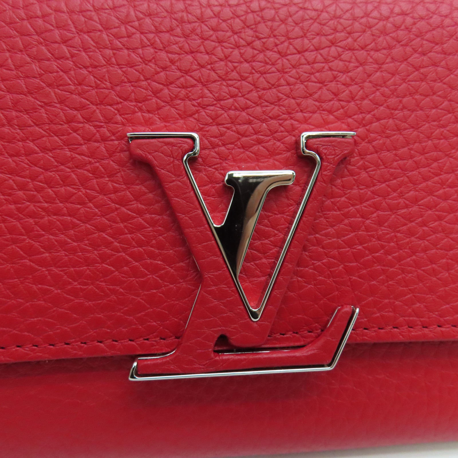 LOUIS VUITTON 牛皮皮革Capucines Wallet银扣长钱包红色