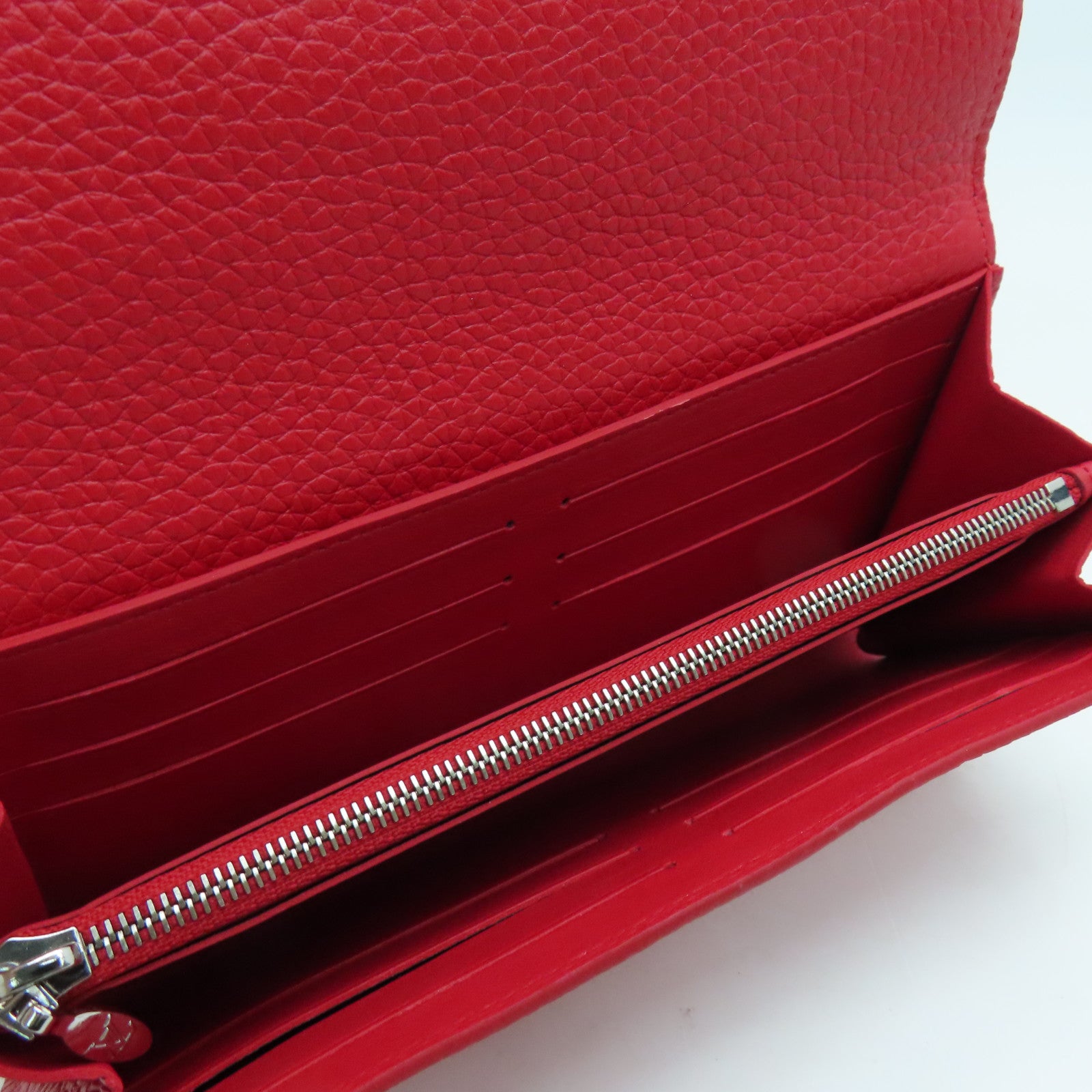 LOUIS VUITTON 牛皮皮革Capucines Wallet银扣长钱包红色
