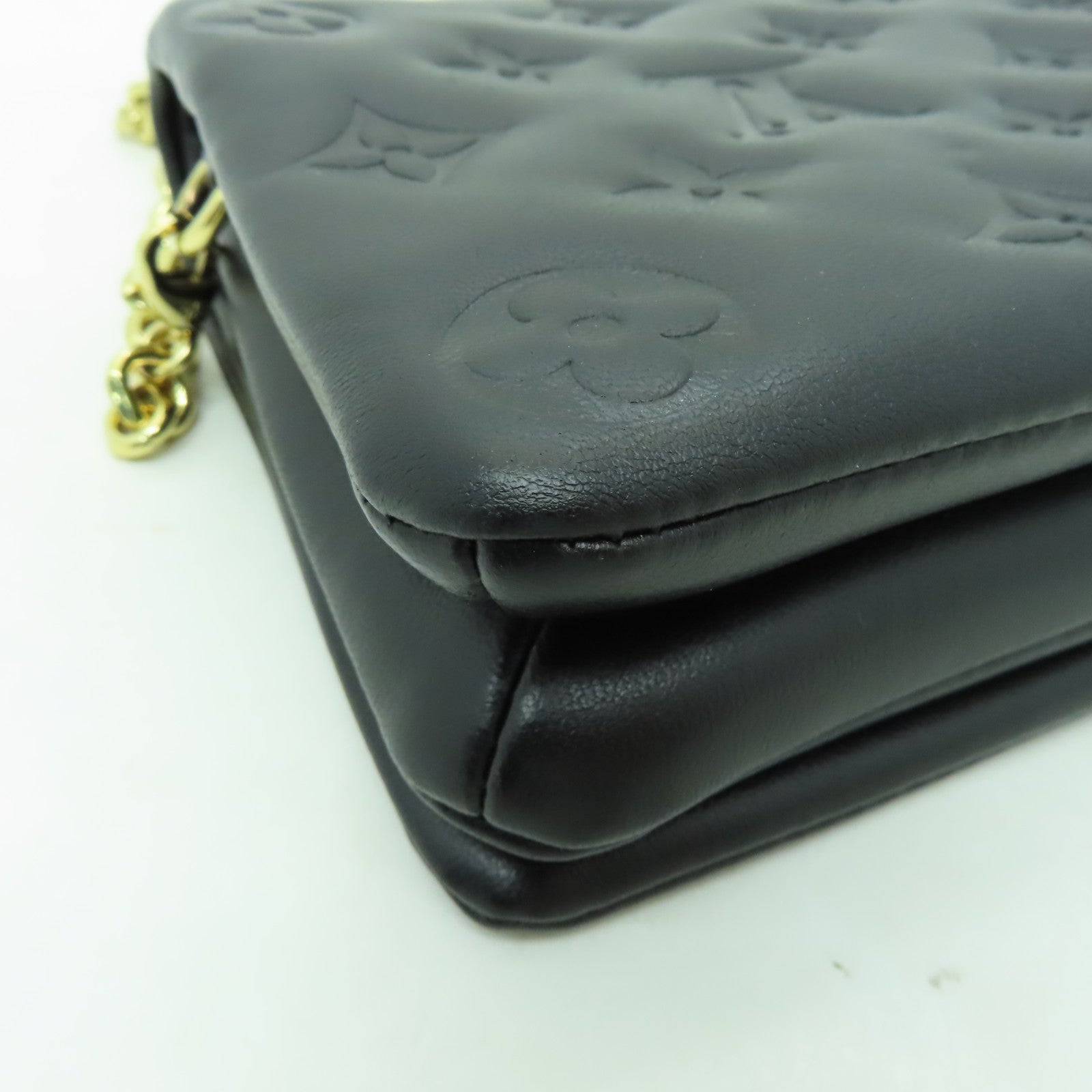 LOUIS VUITTON Monogram Embossed Pochette Coussin金扣肩背袋黑色