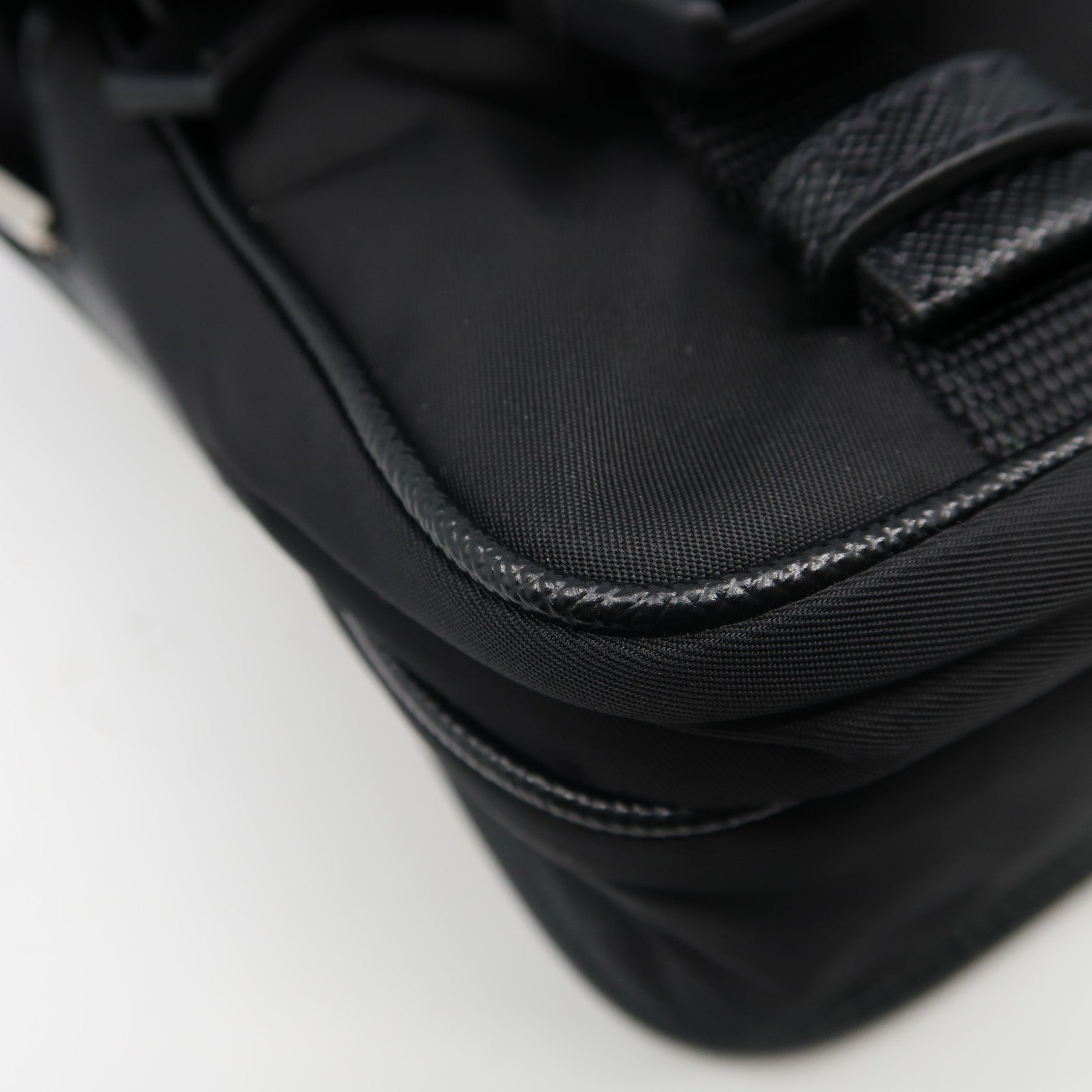PRADA 再生尼龍/Saffiano皮革Shoulder Bag銀扣肩背袋黑色