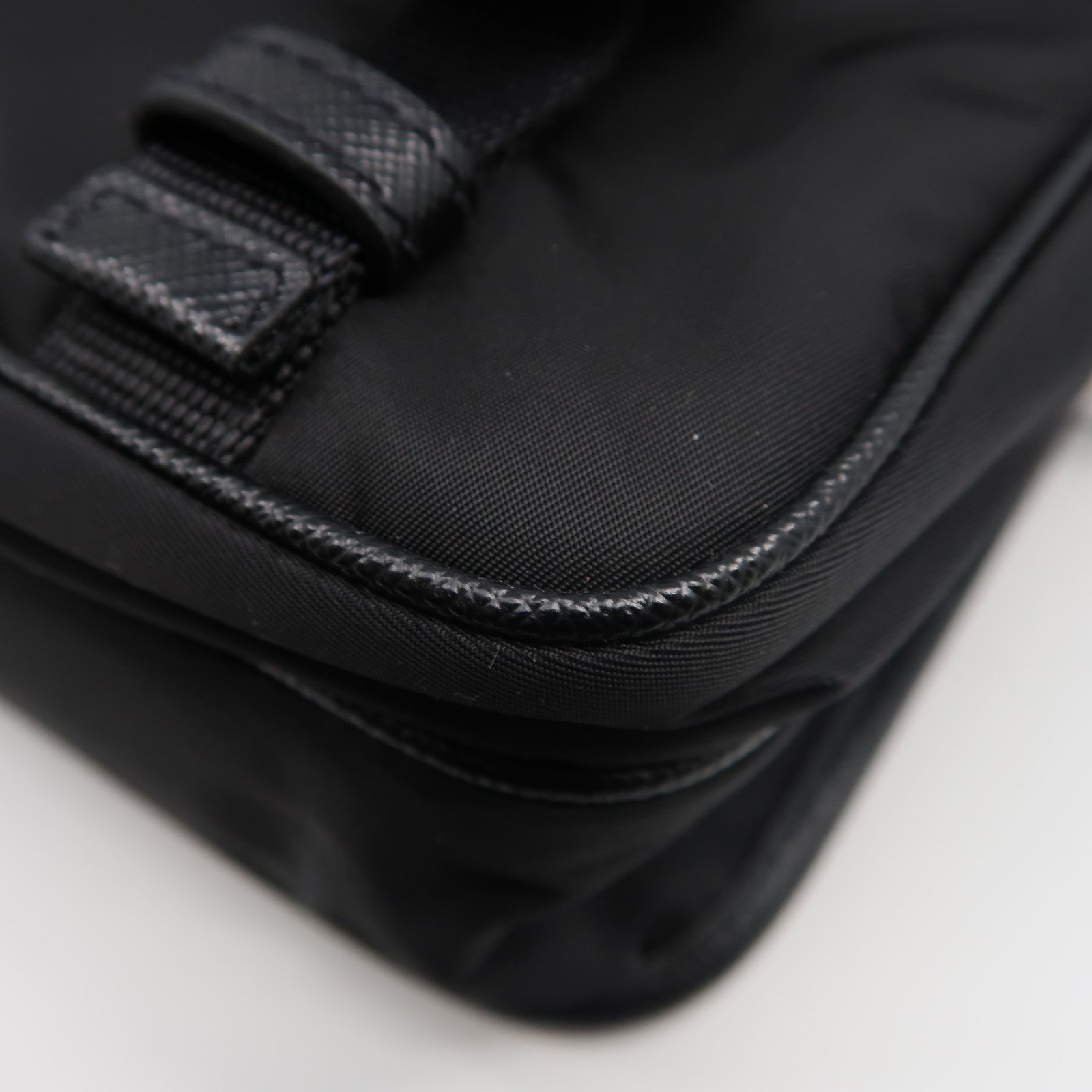 PRADA 再生尼龍/Saffiano皮革Shoulder Bag銀扣肩背袋黑色
