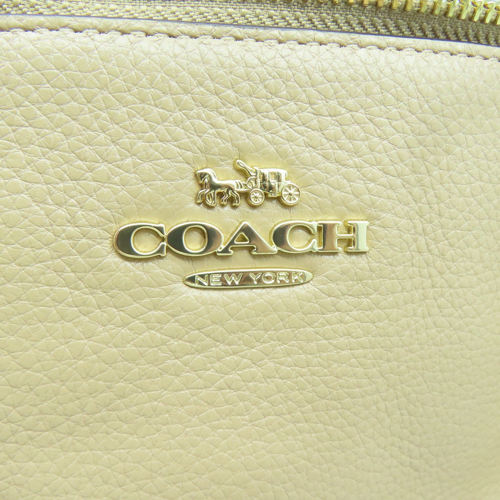 COACH 牛皮皮革Shoulder Bag金扣鏈帶肩背袋杏色