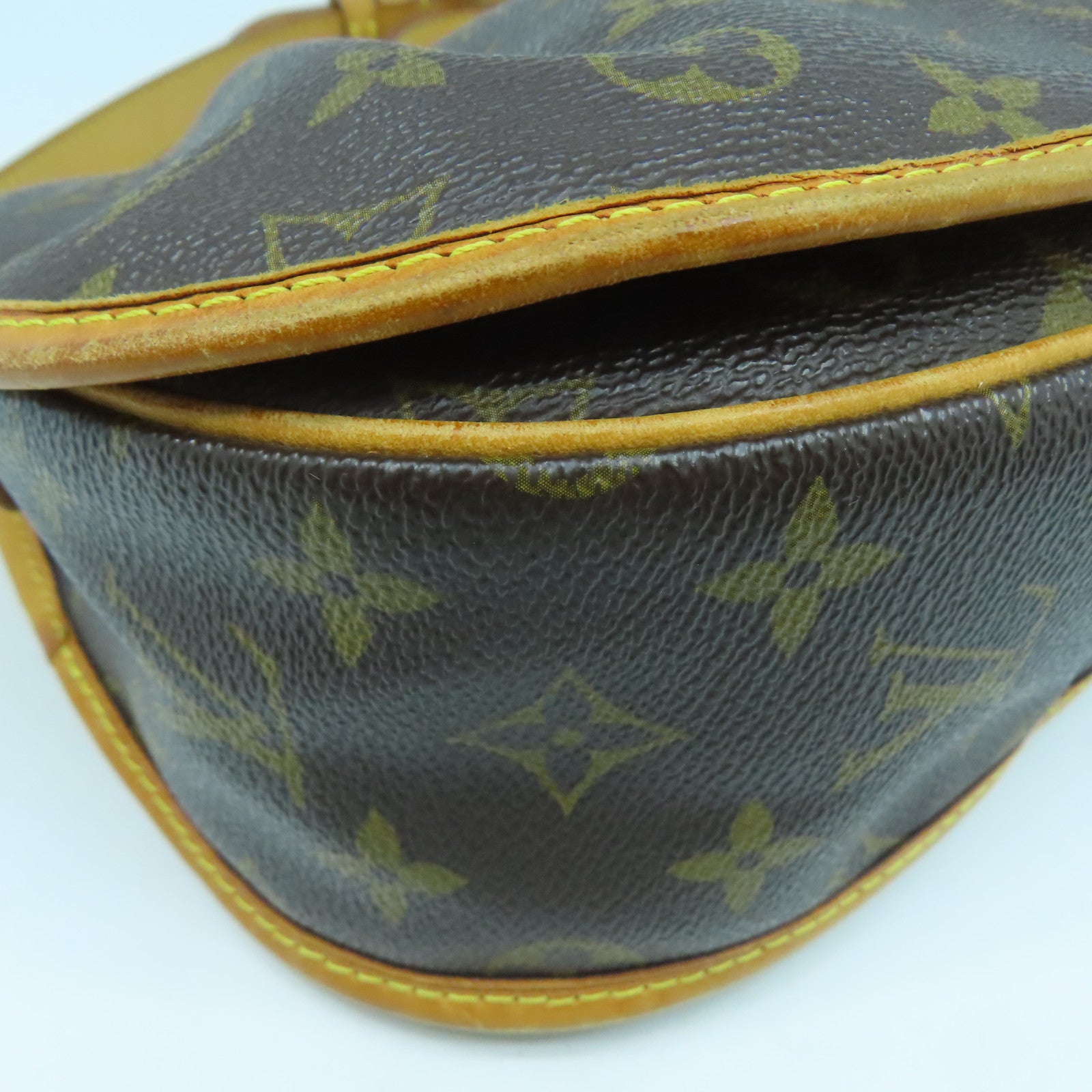 LOUIS VUITTON Monogram Menilmontant PM金扣肩背袋啡色