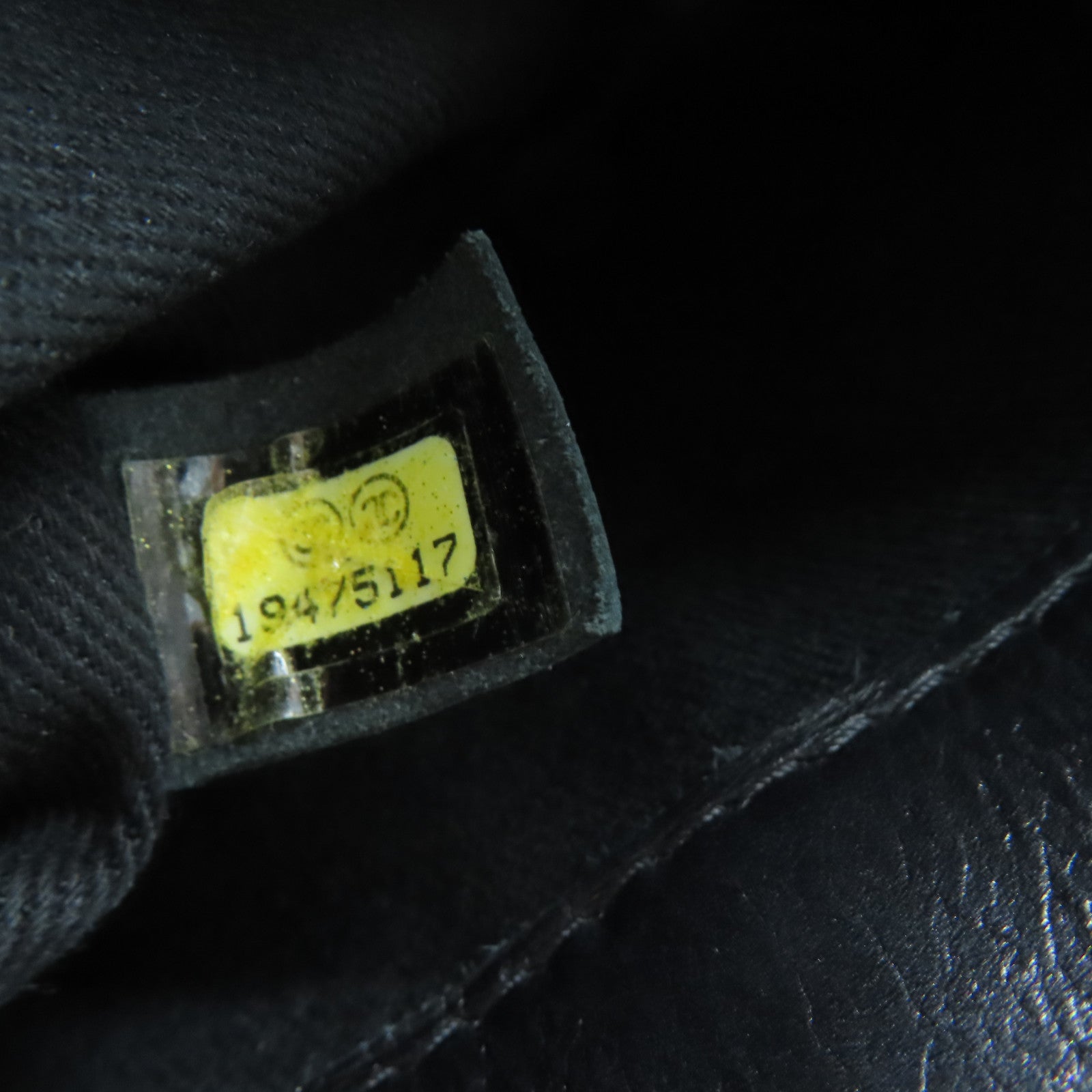 CHANEL 菱格牛皮皮革Chain Shoulder銀扣鏈帶肩背袋黑色